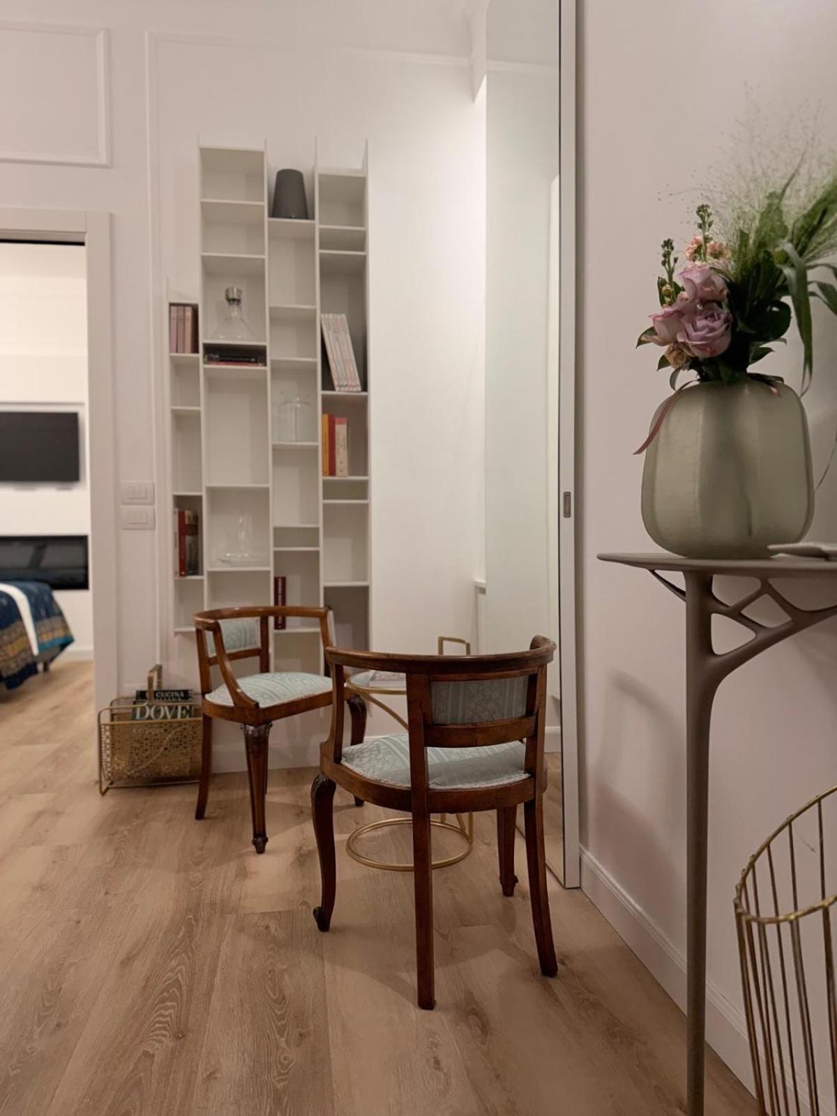 Casa Estia - MiCo, Fiera Milano, CityLife, San Siro, Metro 2 min - Refined Historic Apartment