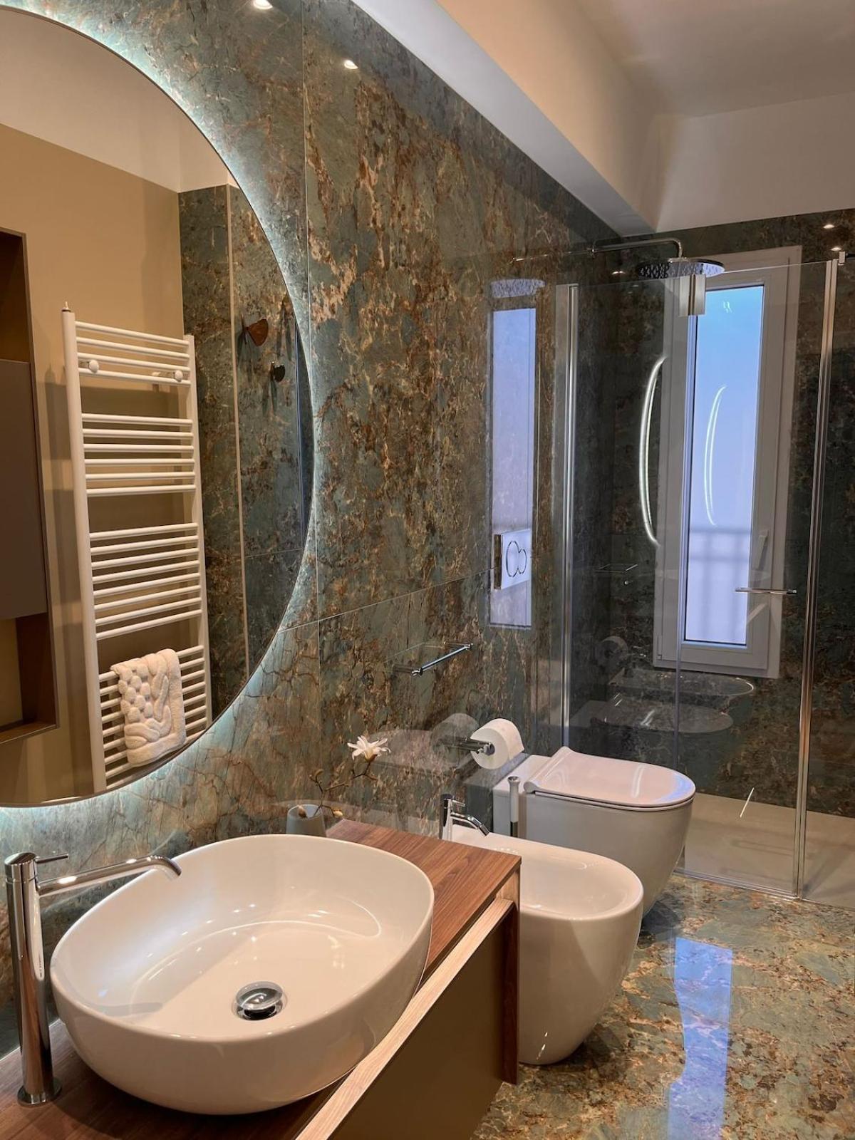 Casa Estia - MiCo, Fiera Milano, CityLife, San Siro, Metro 2 min - Refined Historic Apartment