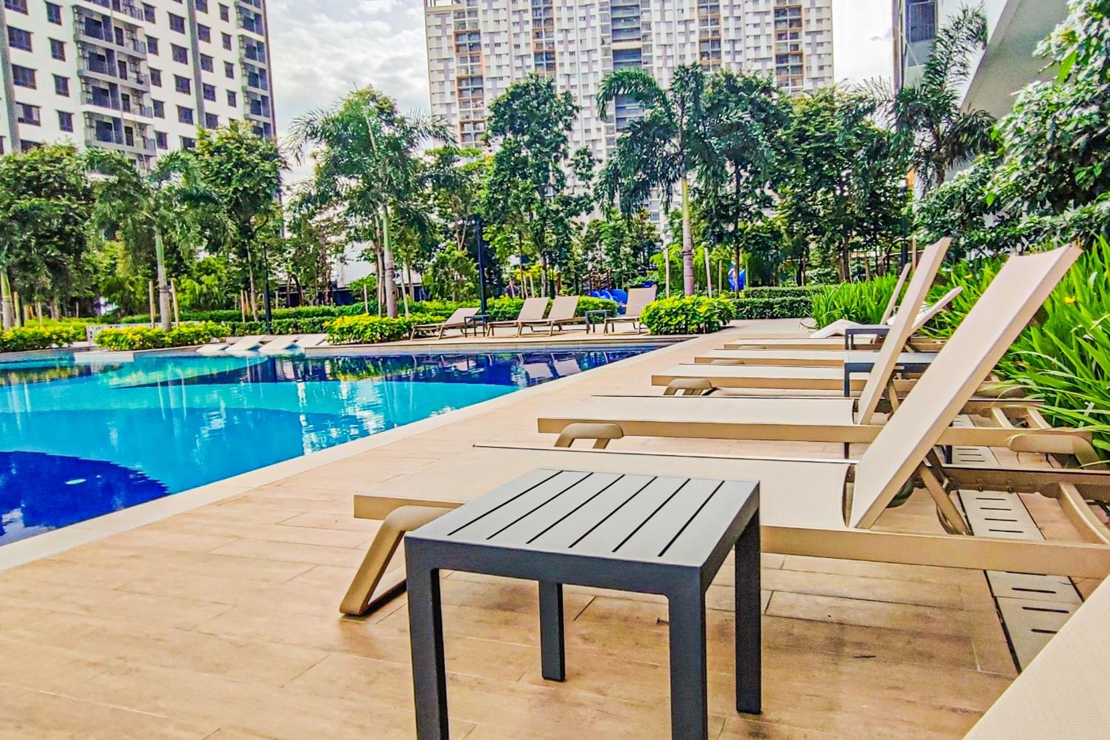 Luxury Pool at M-Luna by HCK