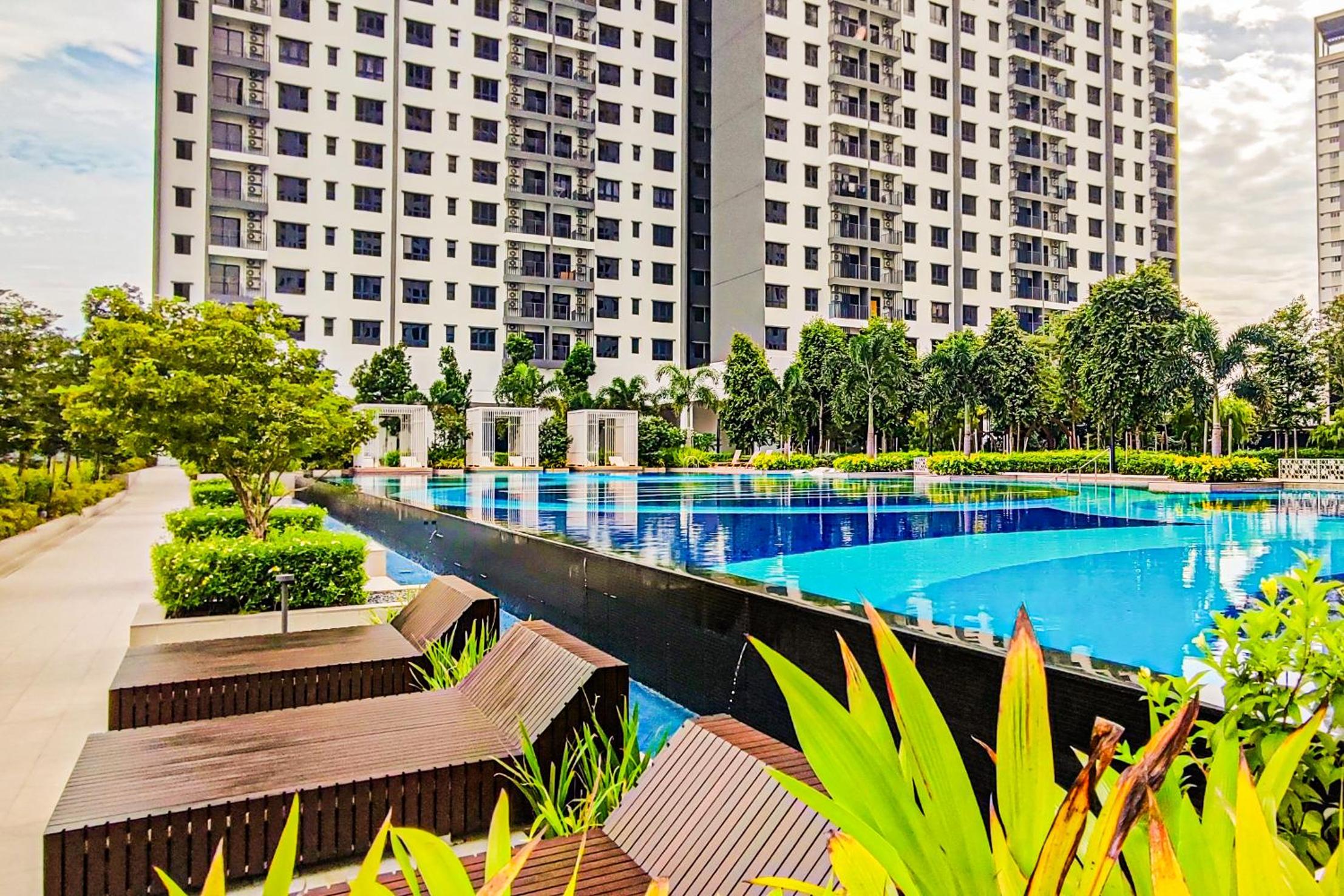 Luxury Pool at M-Luna by HCK