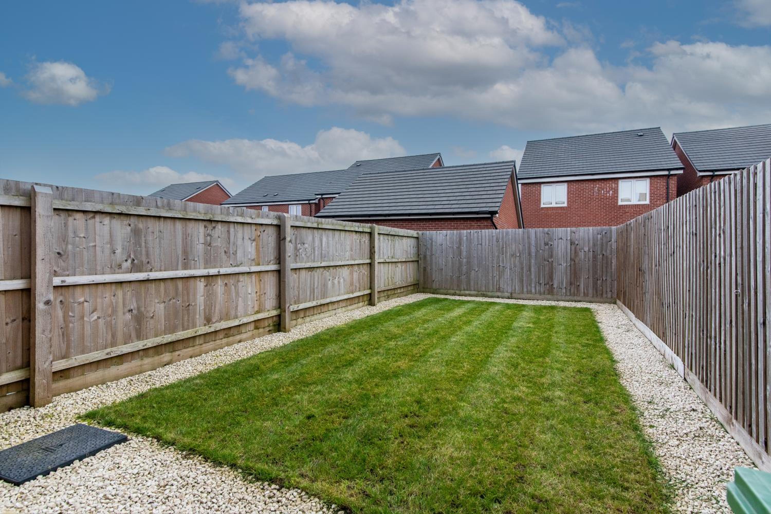 2-Bed Home in Quiet Neighborhood with Parking & Wifi
