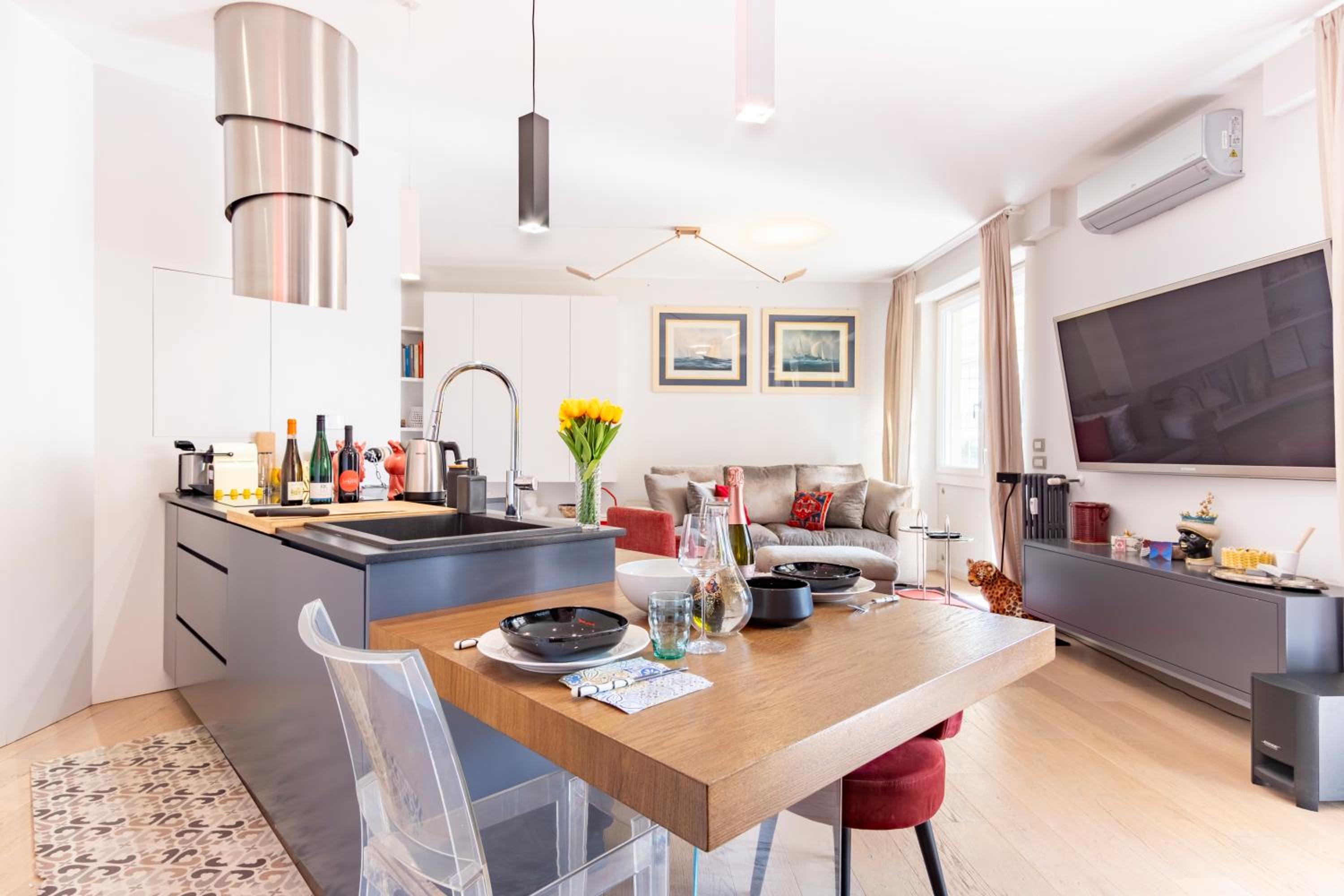 Elegantis Penthouse in the Heart of Rome With Private Terrace and View