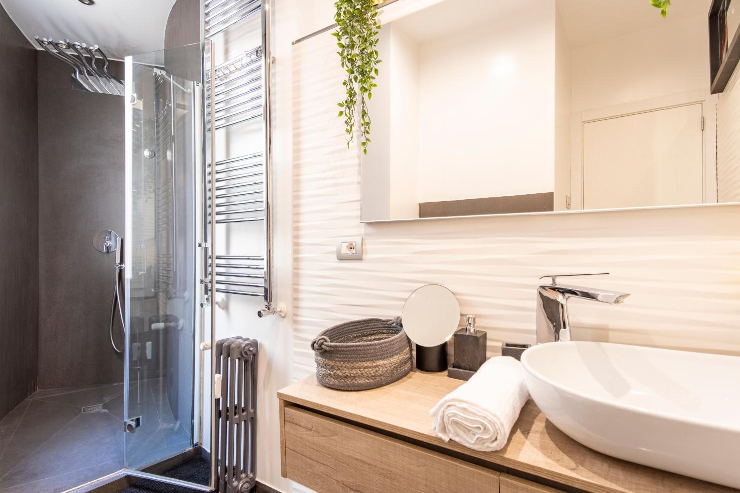 Elegantis Penthouse in the Heart of Rome With Private Terrace and View