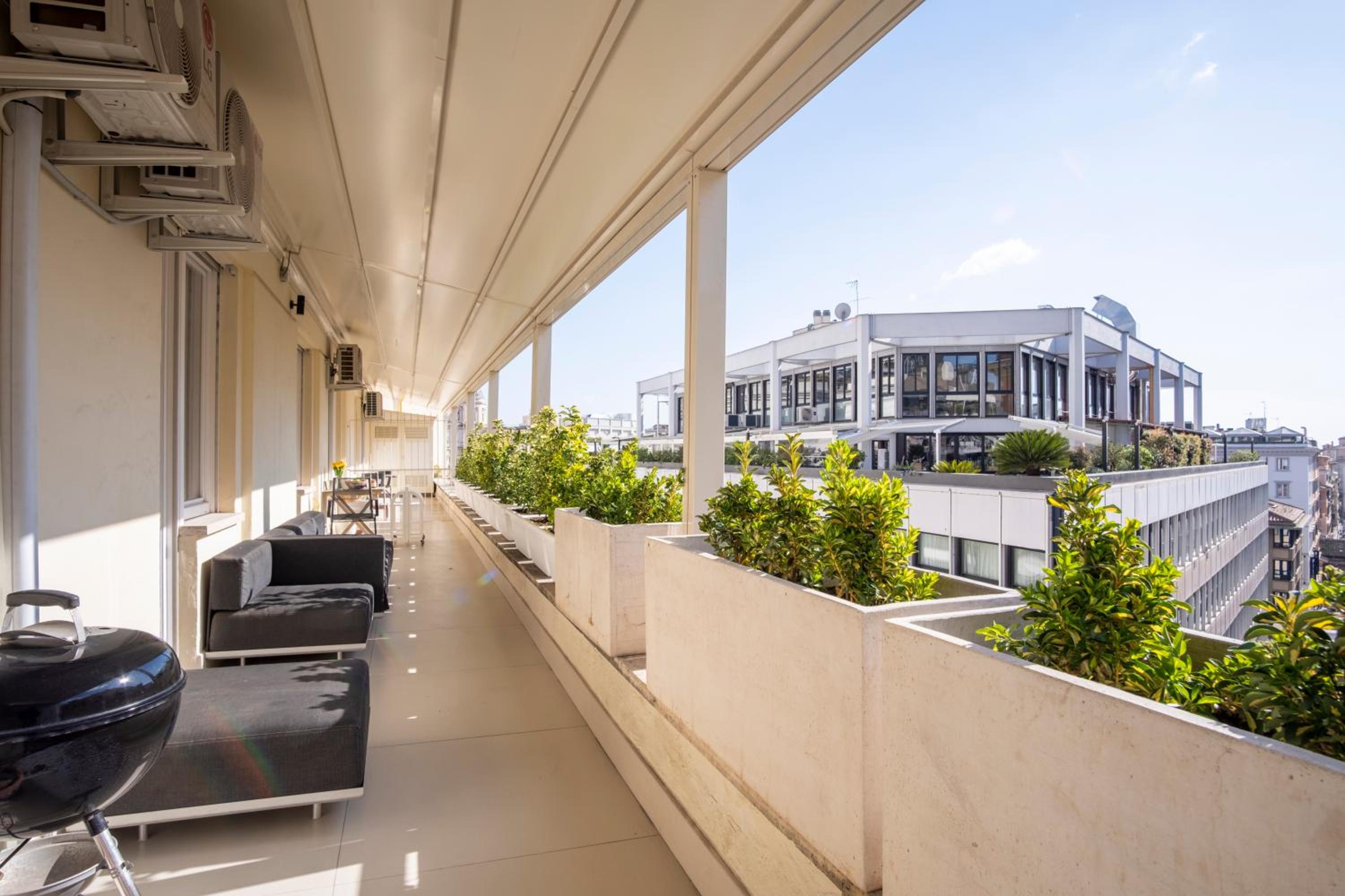 Elegantis Penthouse in the Heart of Rome With Private Terrace and View