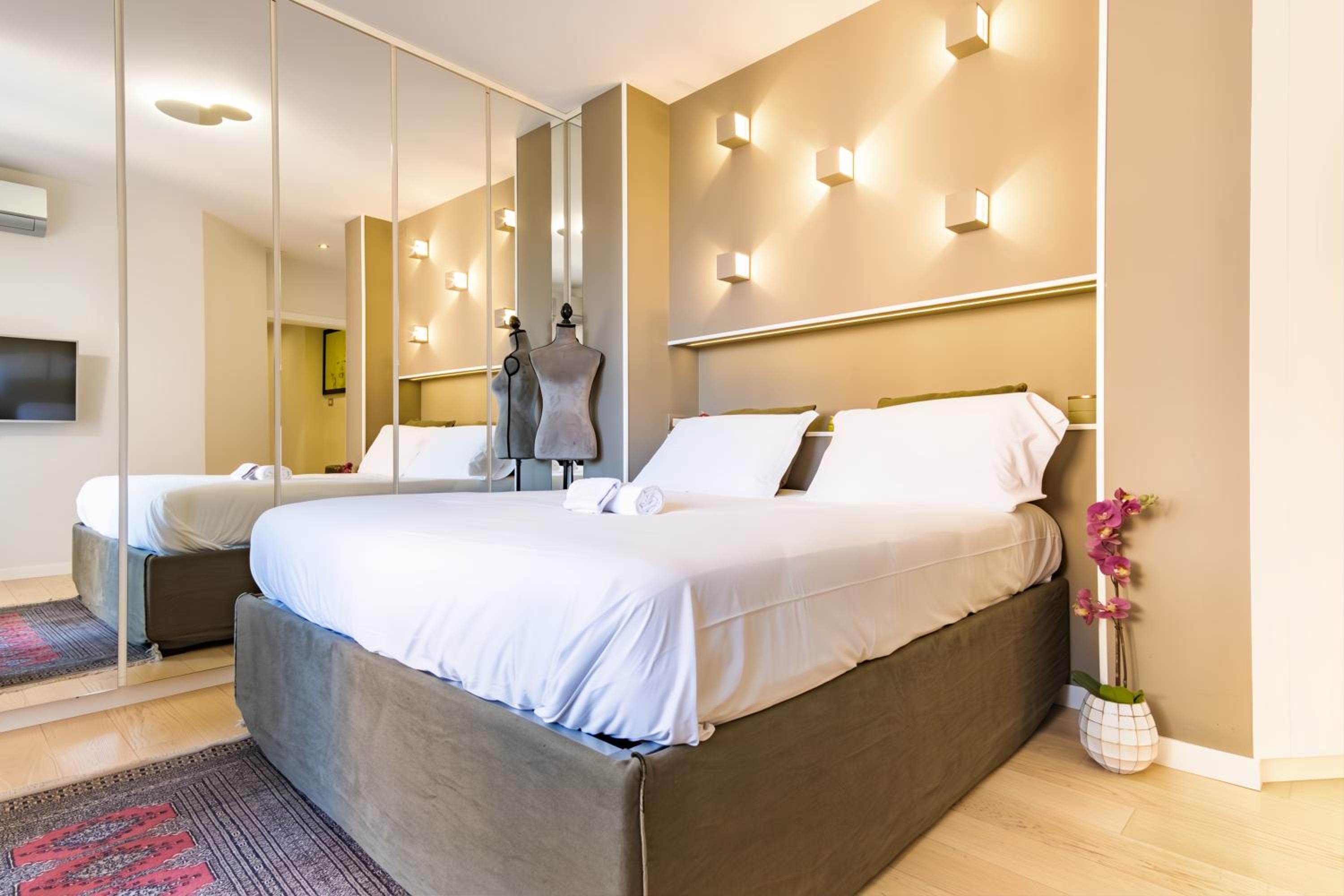 Elegantis Penthouse in the Heart of Rome With Private Terrace and View