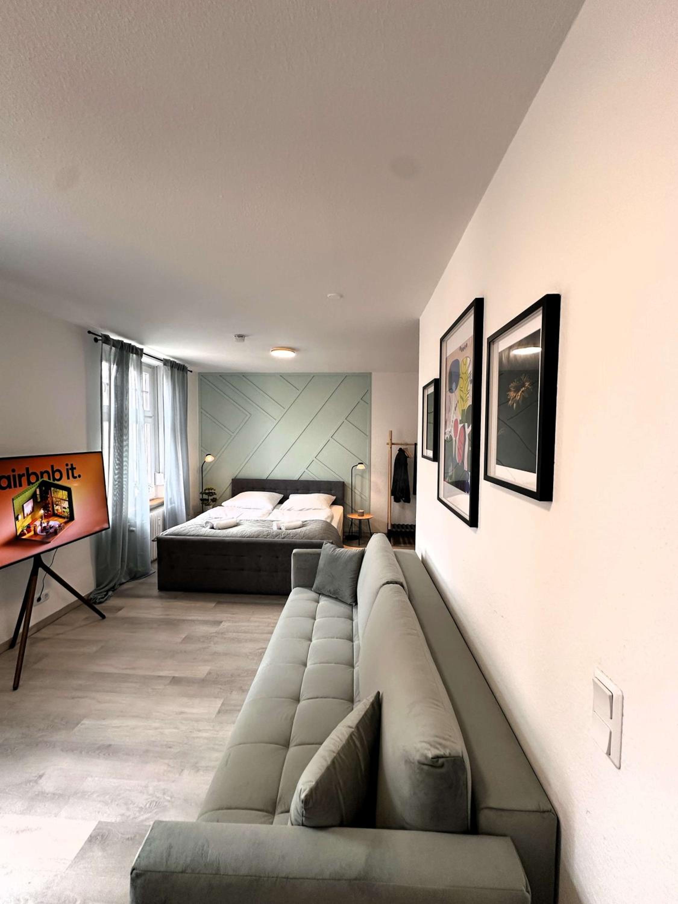 AMAO Mantis - Design Apartment - City Center - King-Size Bed - Parking - Storchenturm - bis 10 Pers 2Whg