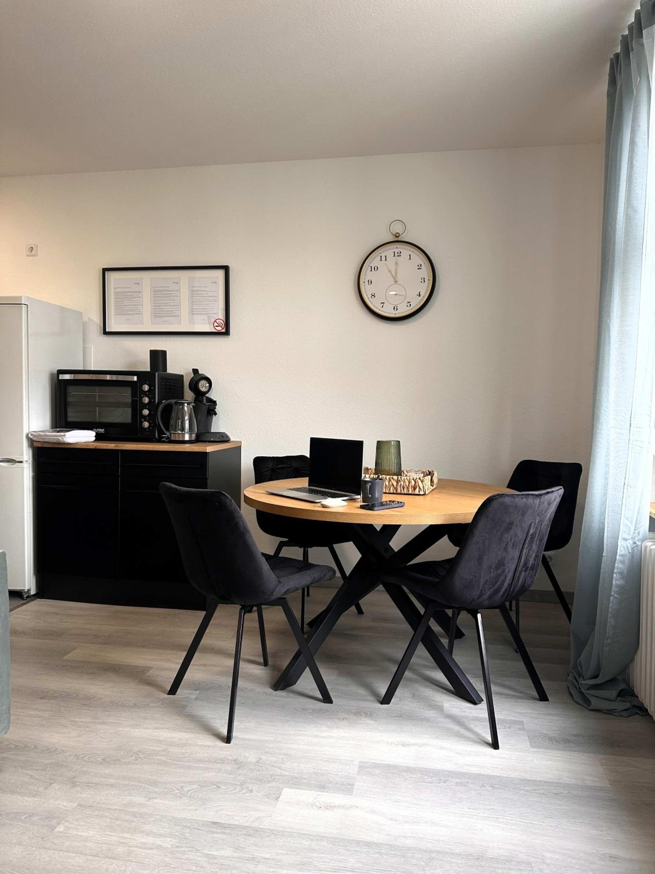 AMAO Mantis - Design Apartment - City Center - King-Size Bed - Parking - Storchenturm - bis 10 Pers 2Whg