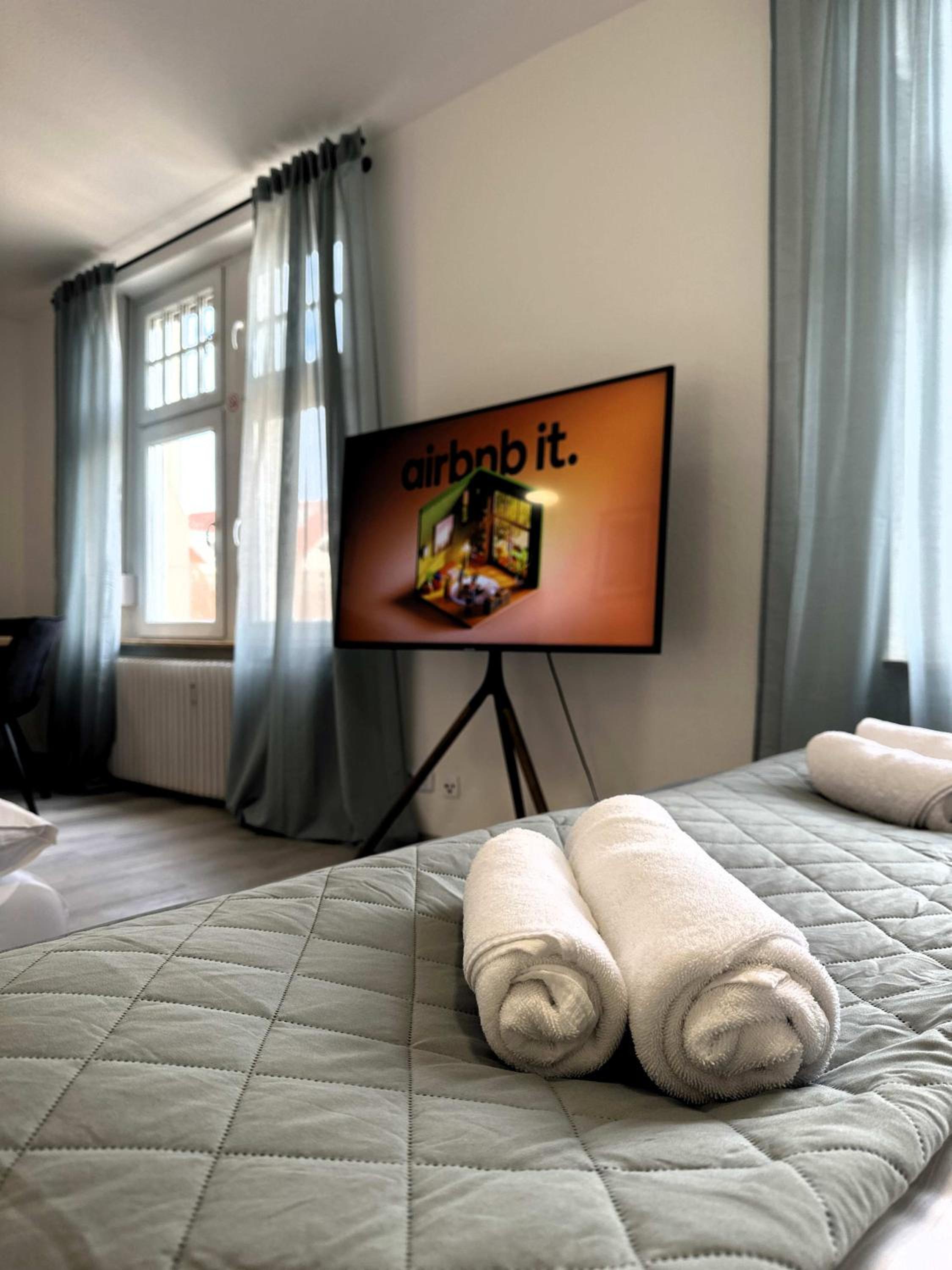 AMAO Mantis - Design Apartment - City Center - King-Size Bed - Parking - Storchenturm - bis 10 Pers 2Whg