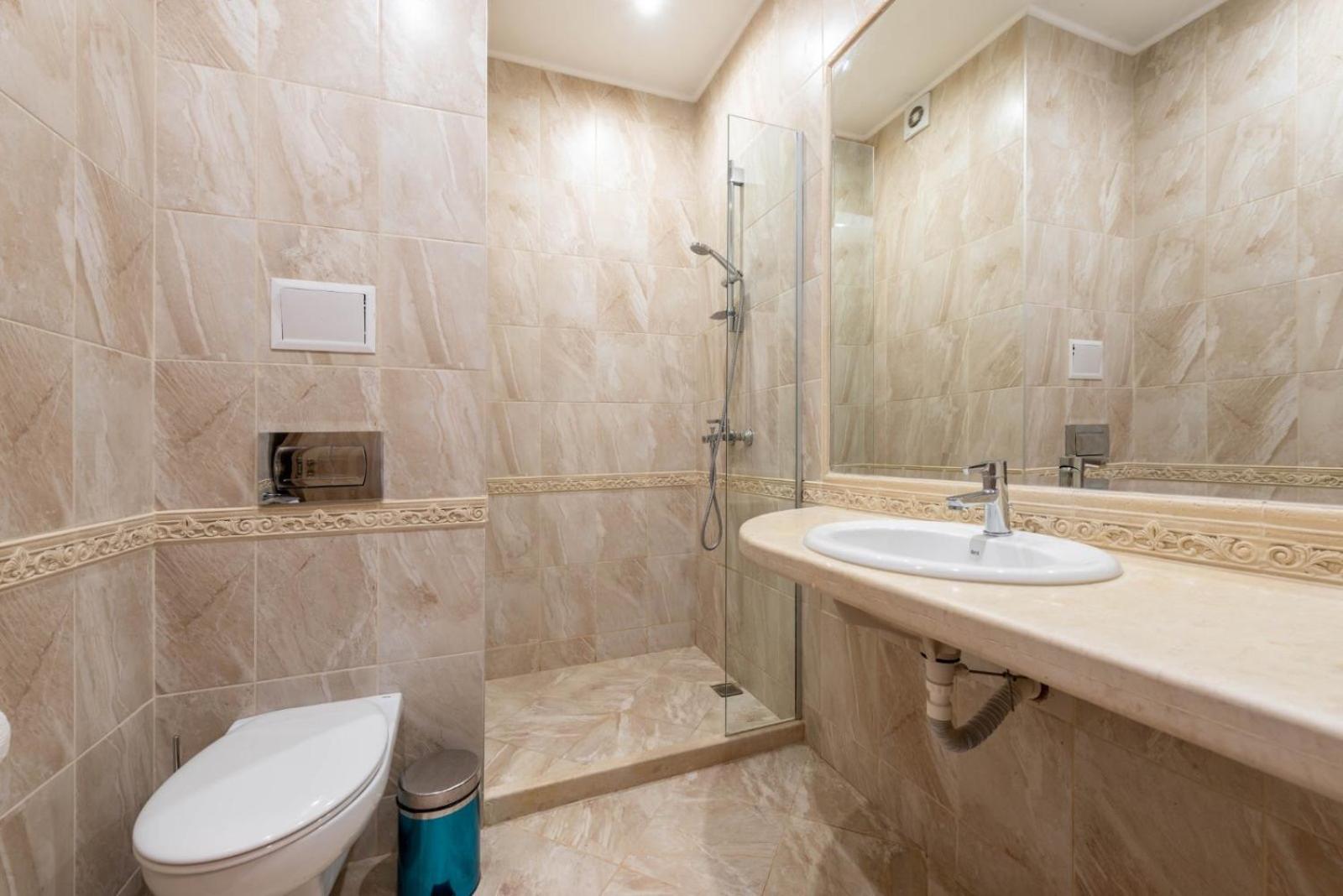 Coral Bay Studio Varna - Beachfront with Free Parking