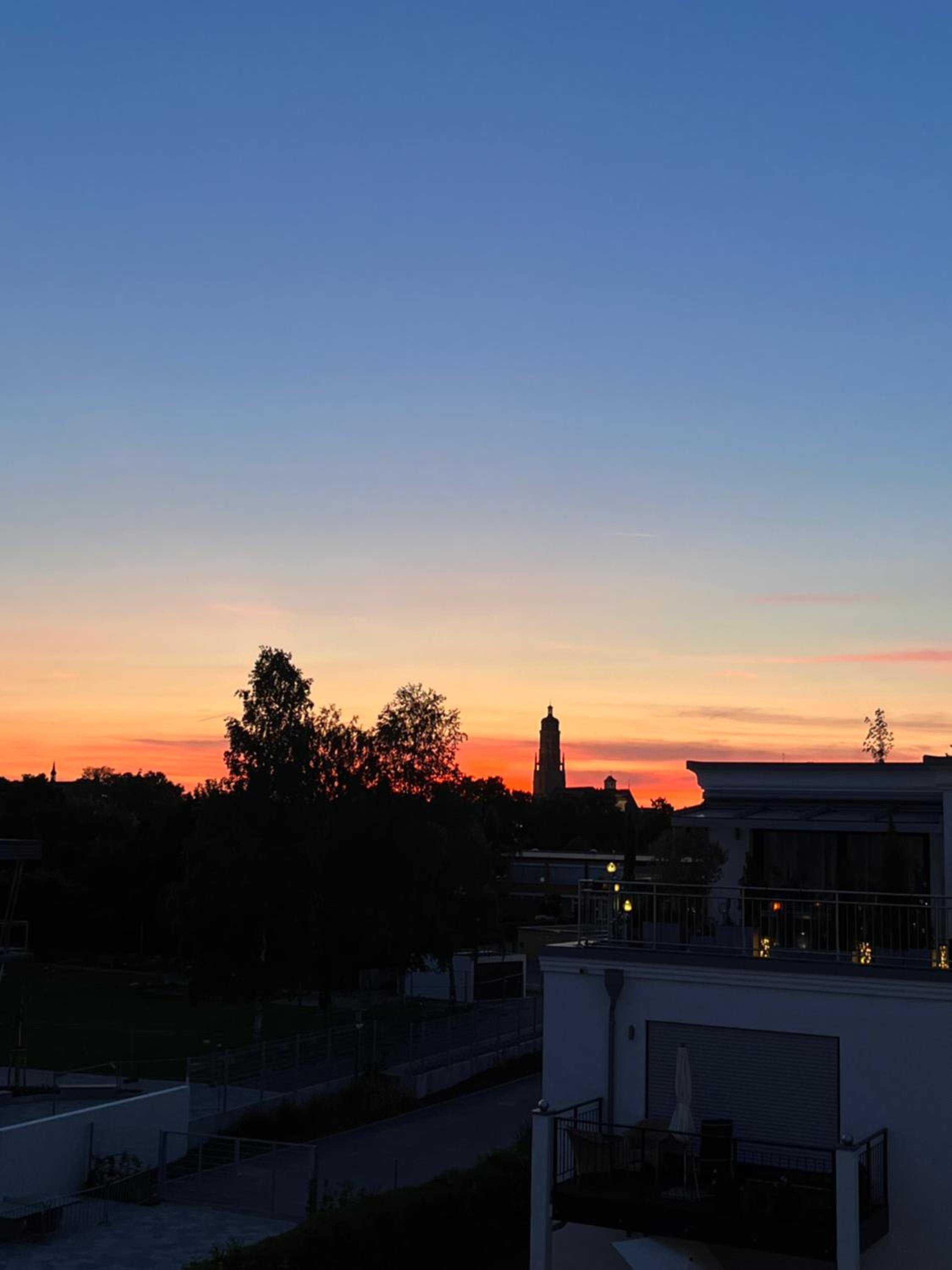 Modernes Serviced Apartment - FeWo Penthouse View