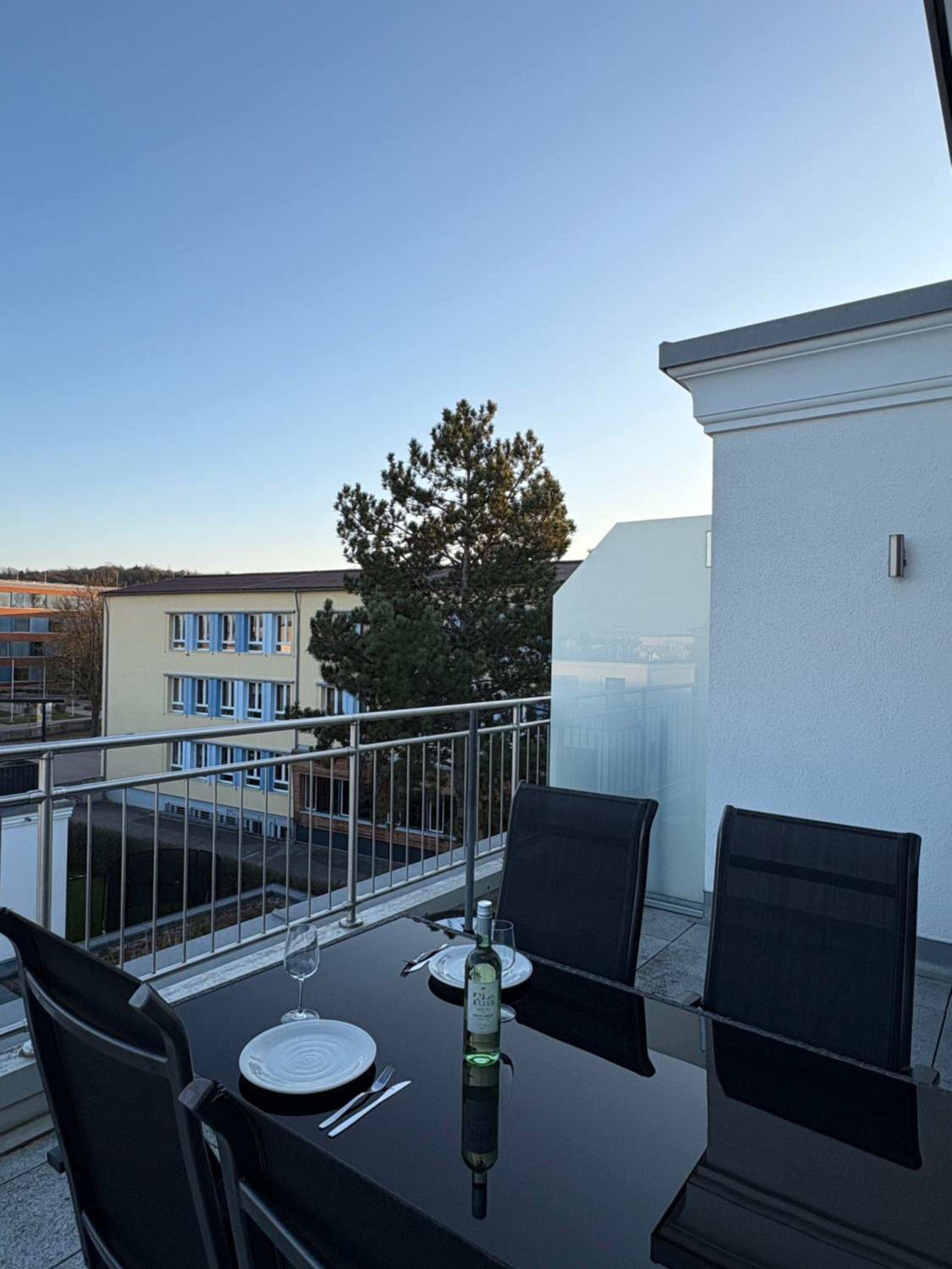Modernes Serviced Apartment - FeWo Penthouse View