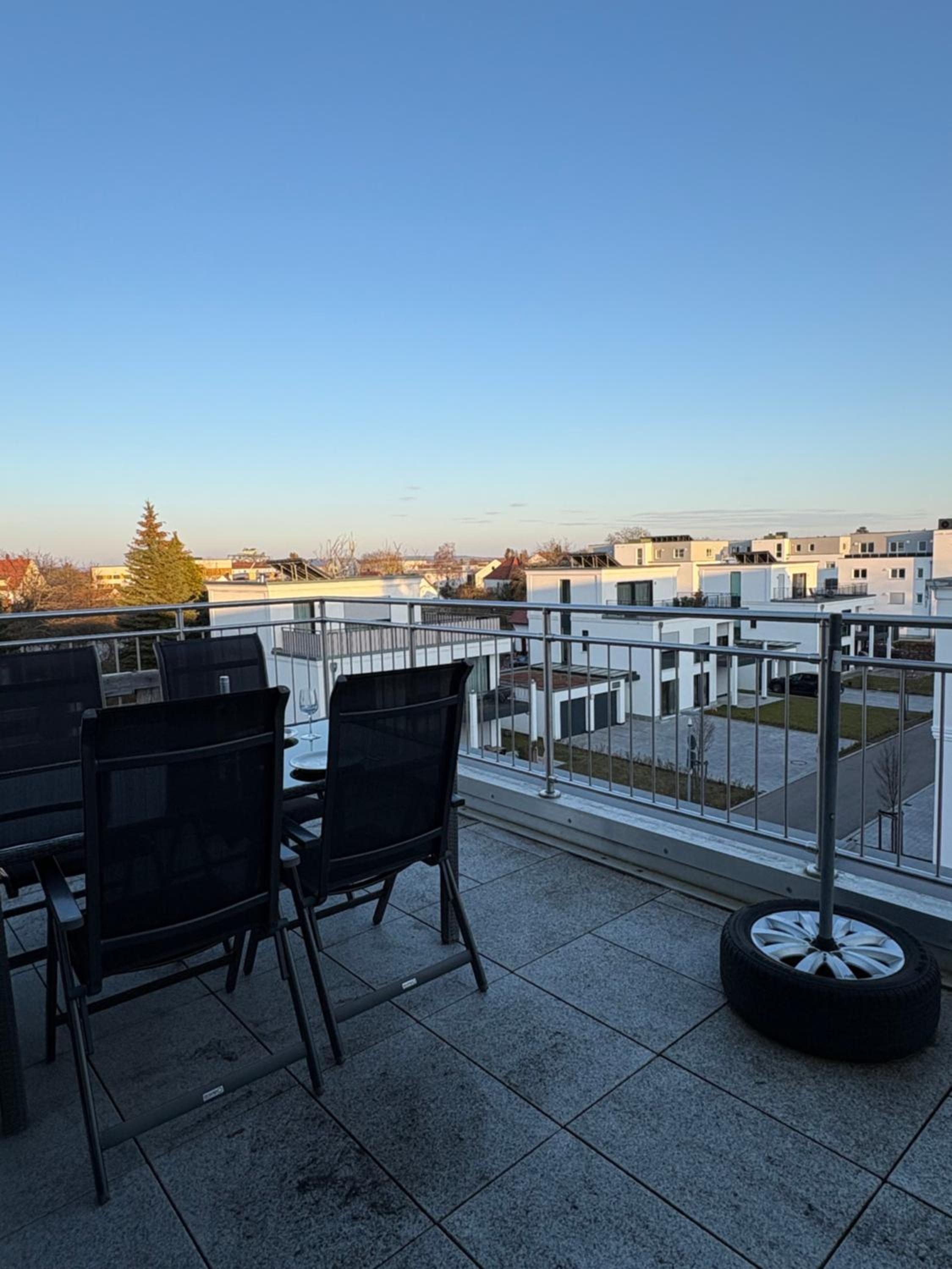 Modernes Serviced Apartment - FeWo Penthouse View