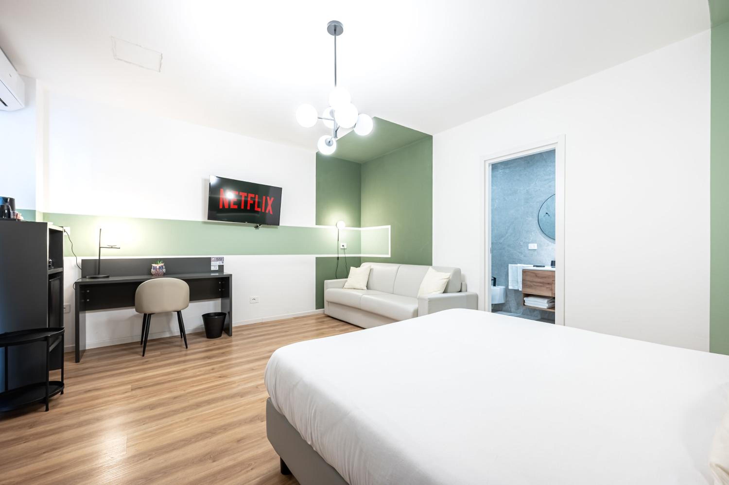 - NumberZ - Rooms Apartments and Suites with Wi-Fi and AC