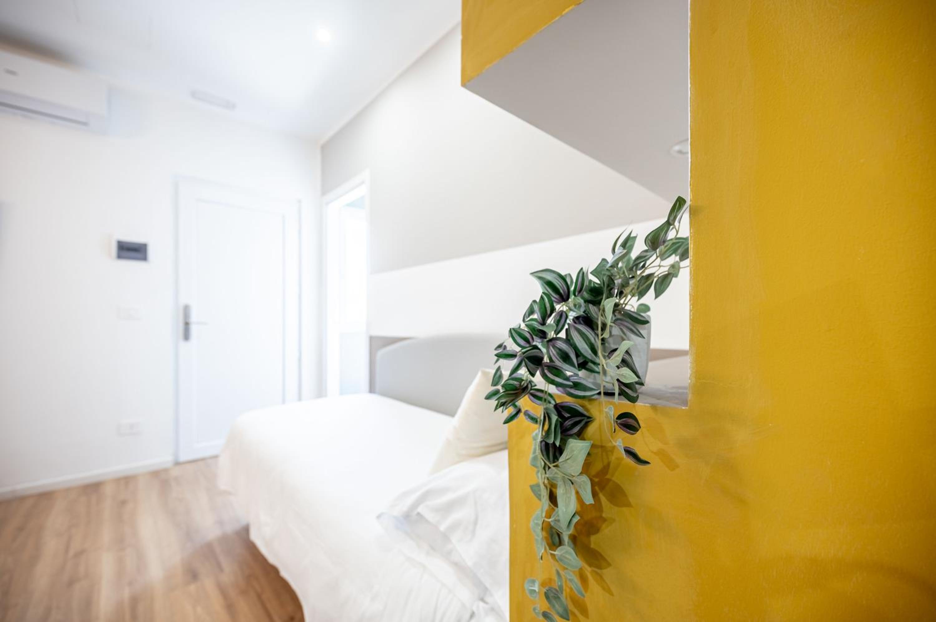 - NumberZ - Rooms Apartments and Suites with Wi-Fi and AC