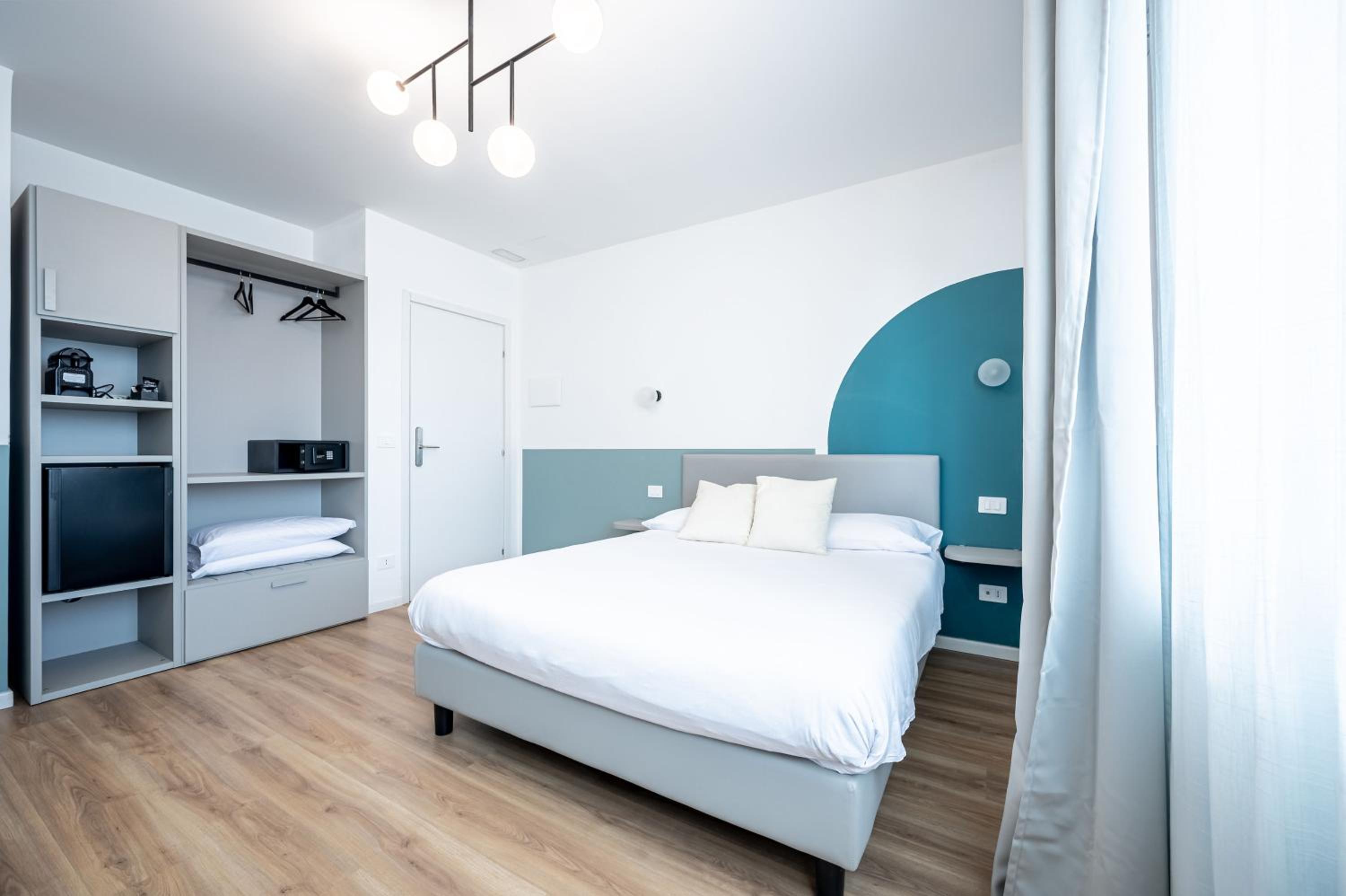 - NumberZ - Rooms Apartments and Suites with Wi-Fi and AC