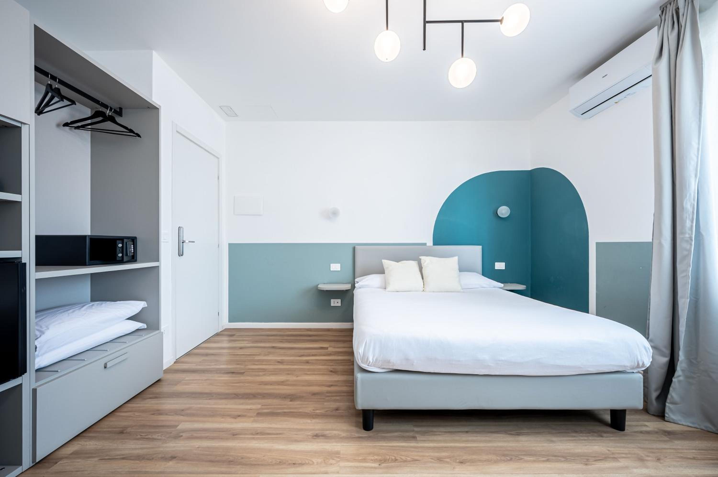 - NumberZ - Rooms Apartments and Suites with Wi-Fi and AC