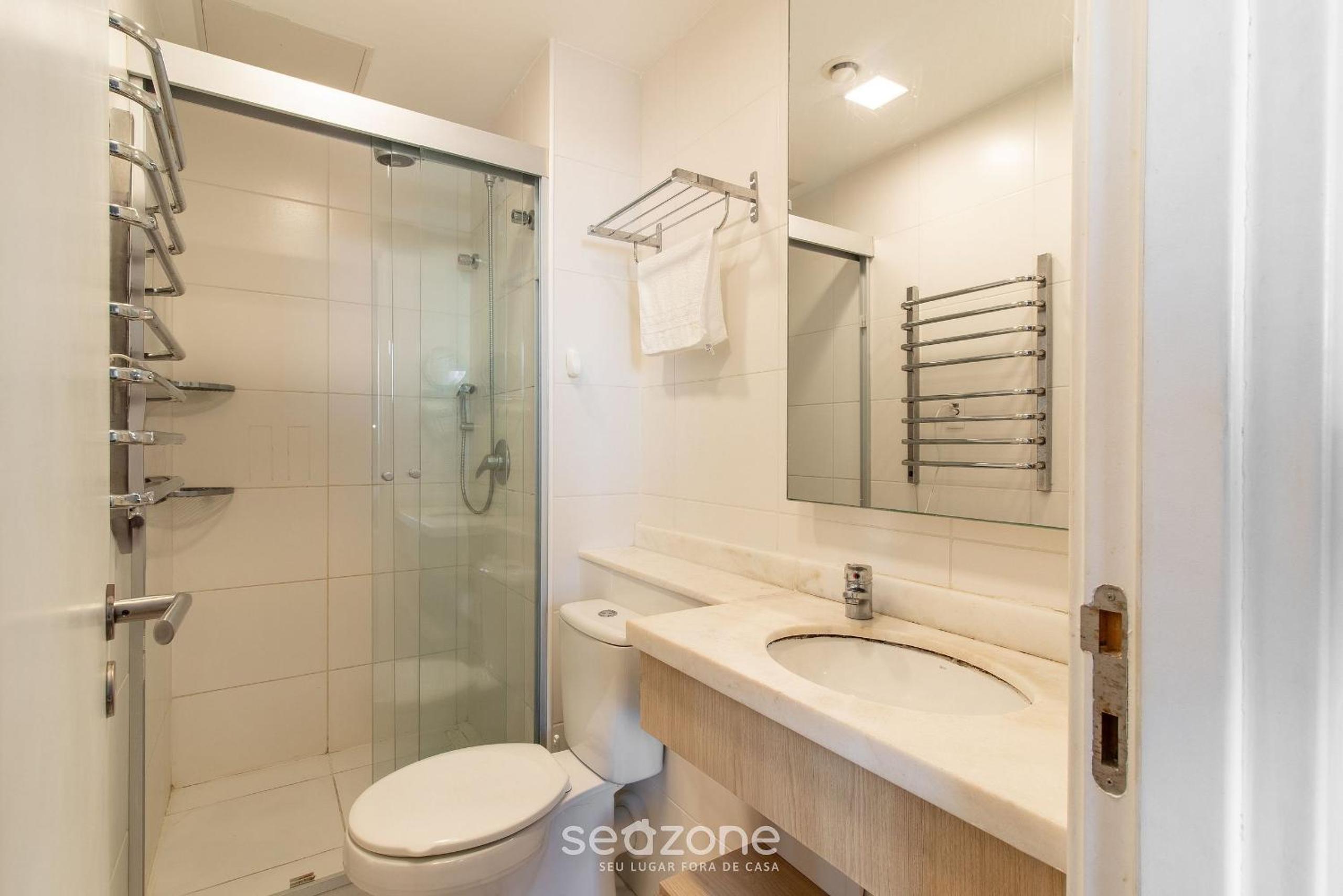 Accommodation with pool, sauna, and gym in the heart of Salvador - AAP