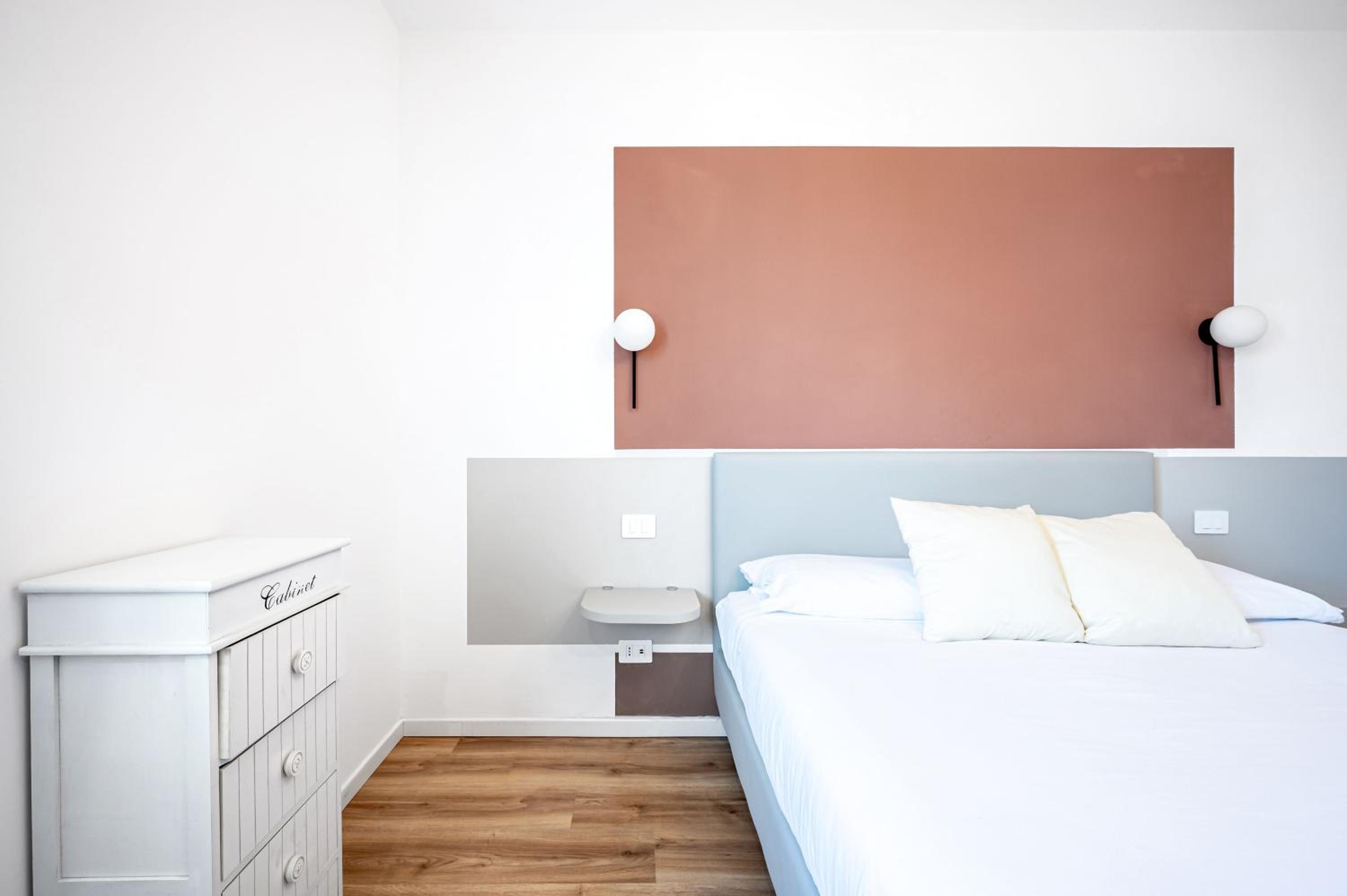 - NumberZ - Rooms Apartments and Suites with Wi-Fi and AC