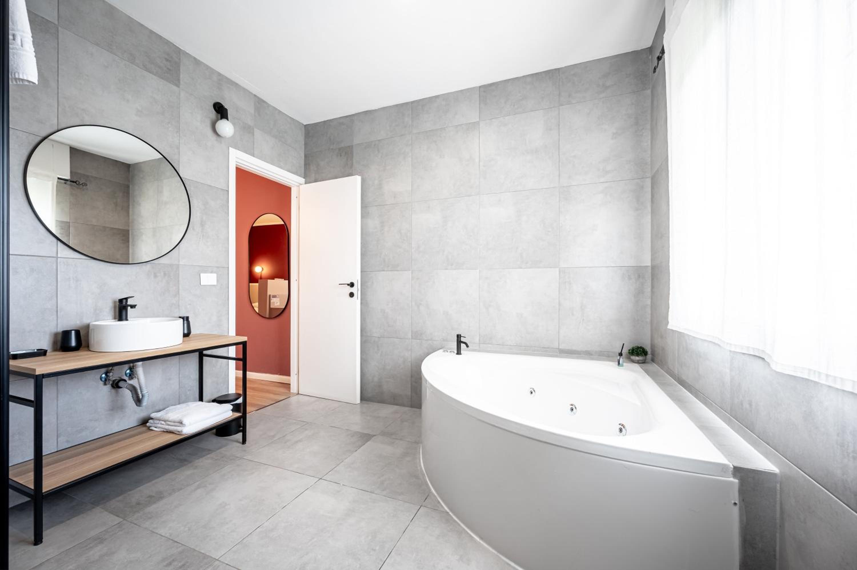 - NumberZ - Rooms Apartments and Suites with Wi-Fi and AC