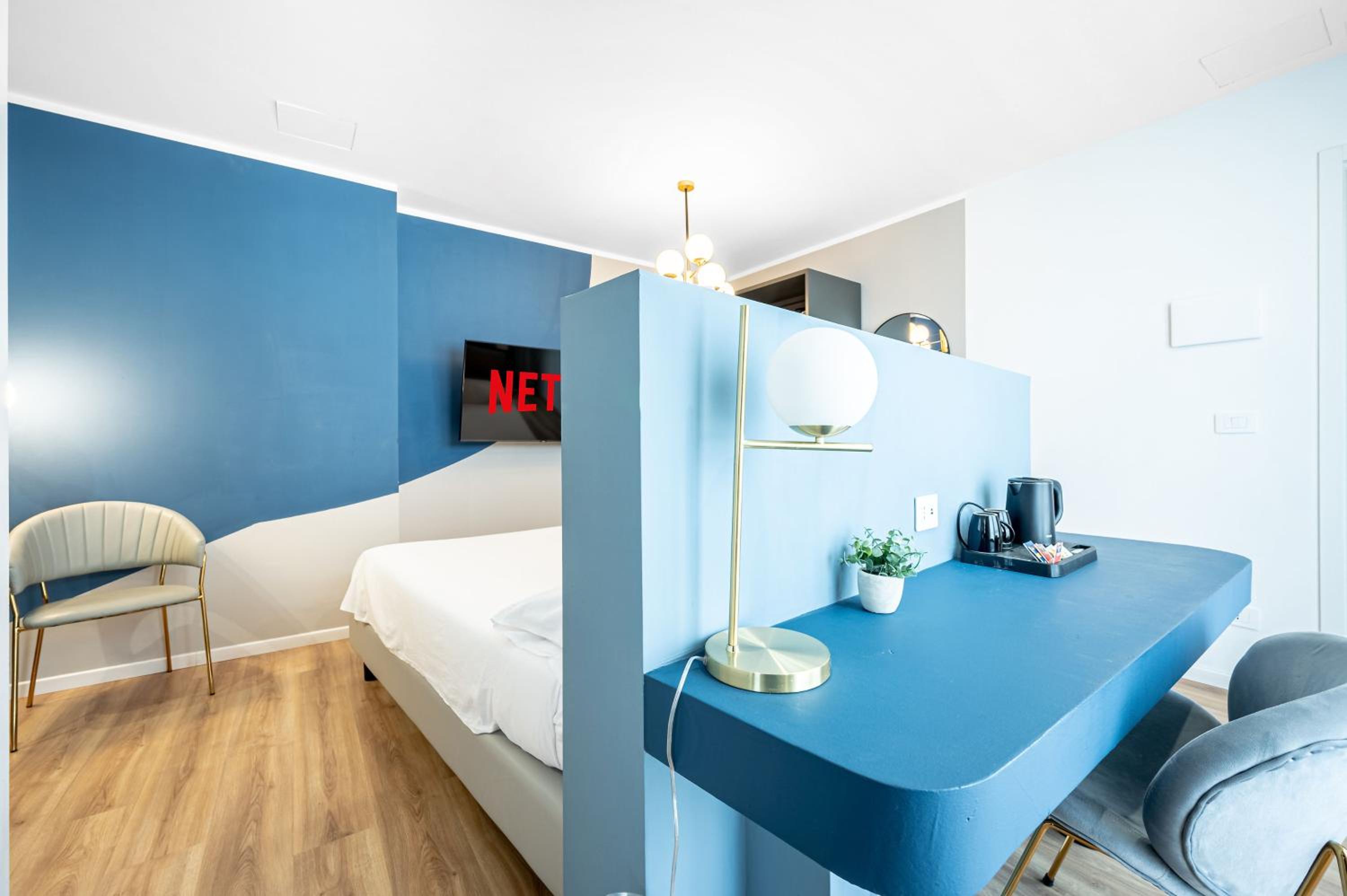 - NumberZ - Rooms Apartments and Suites with Wi-Fi and AC