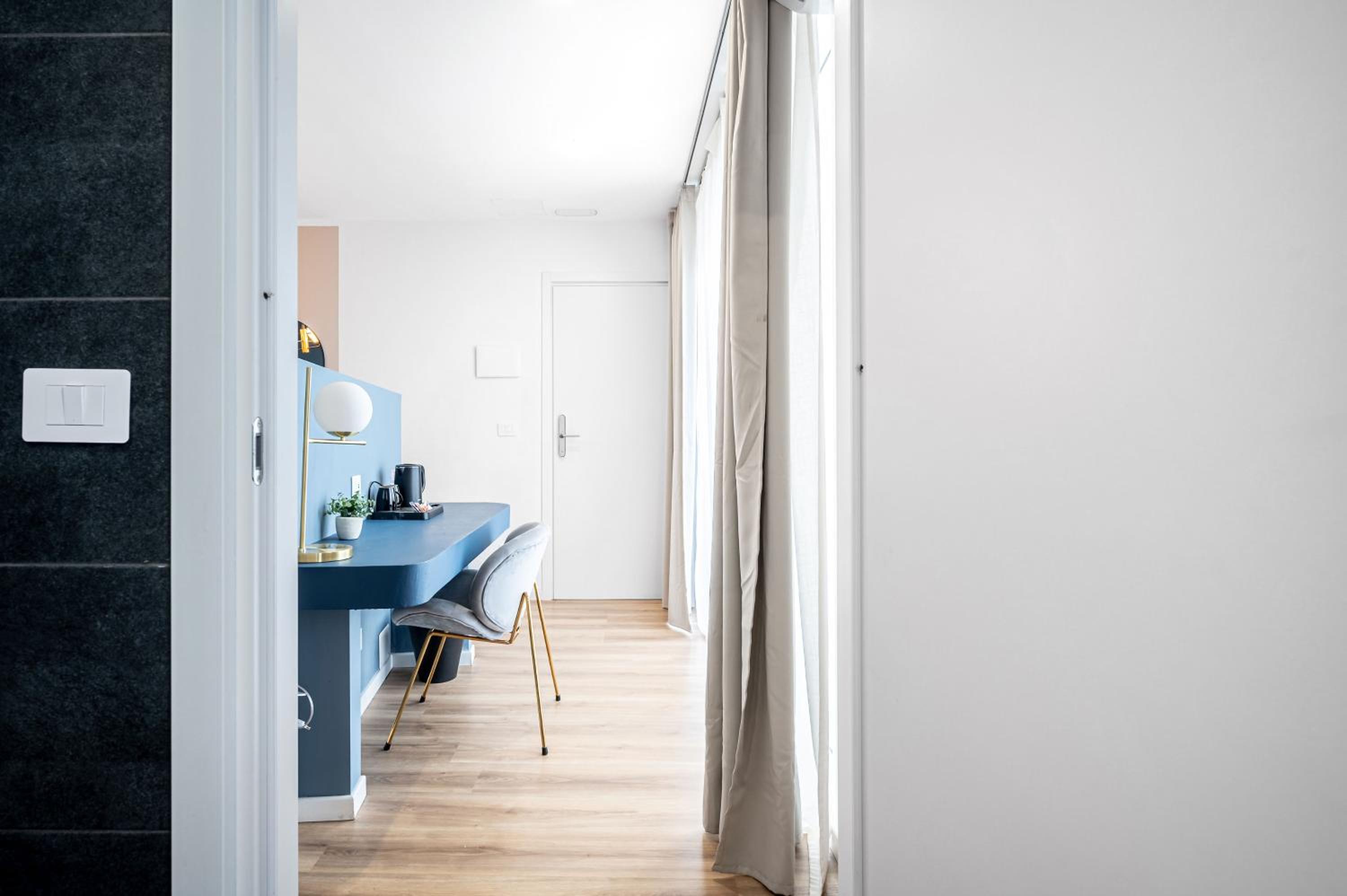 - NumberZ - Rooms Apartments and Suites with Wi-Fi and AC