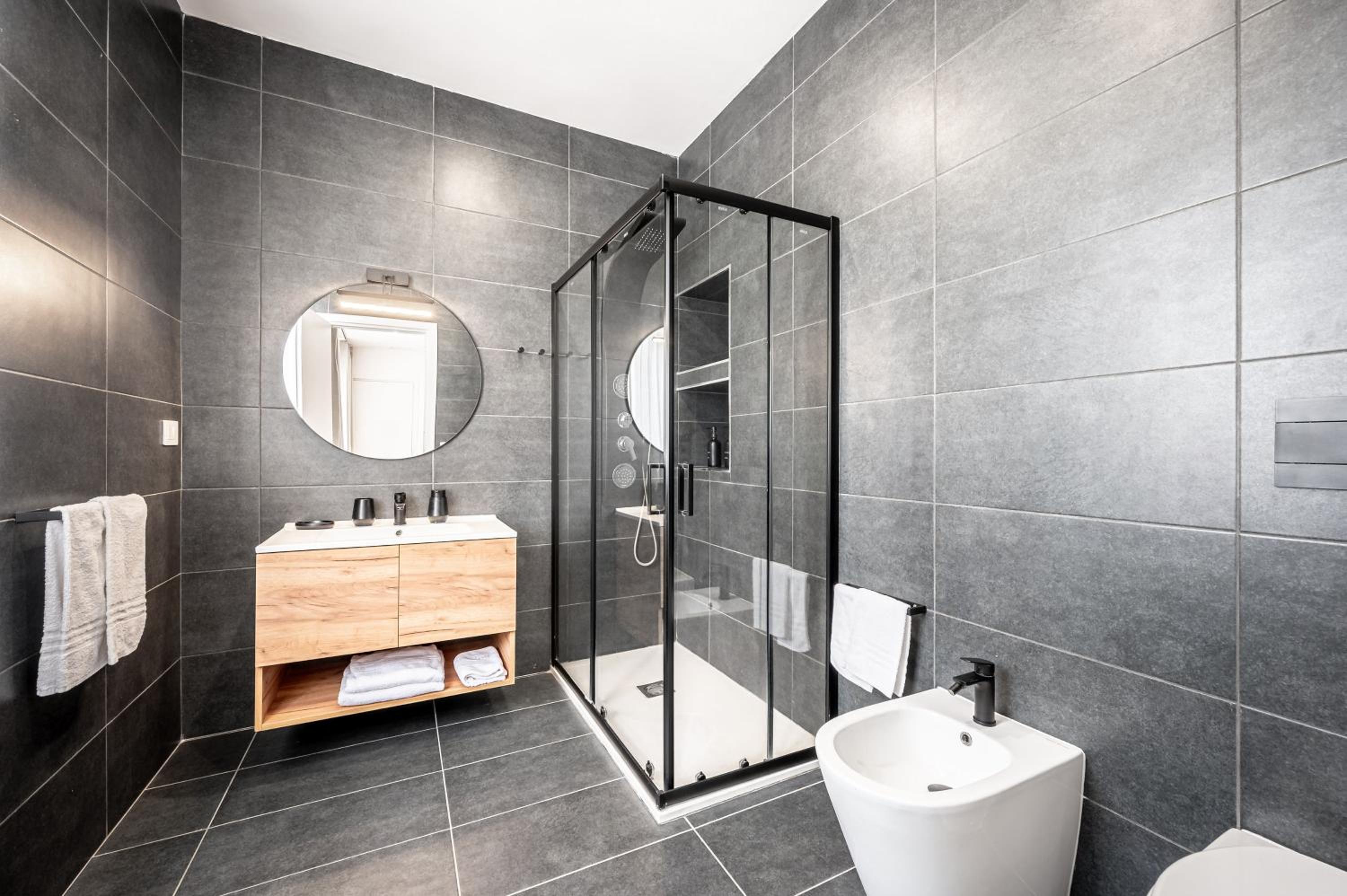 - NumberZ - Rooms Apartments and Suites with Wi-Fi and AC