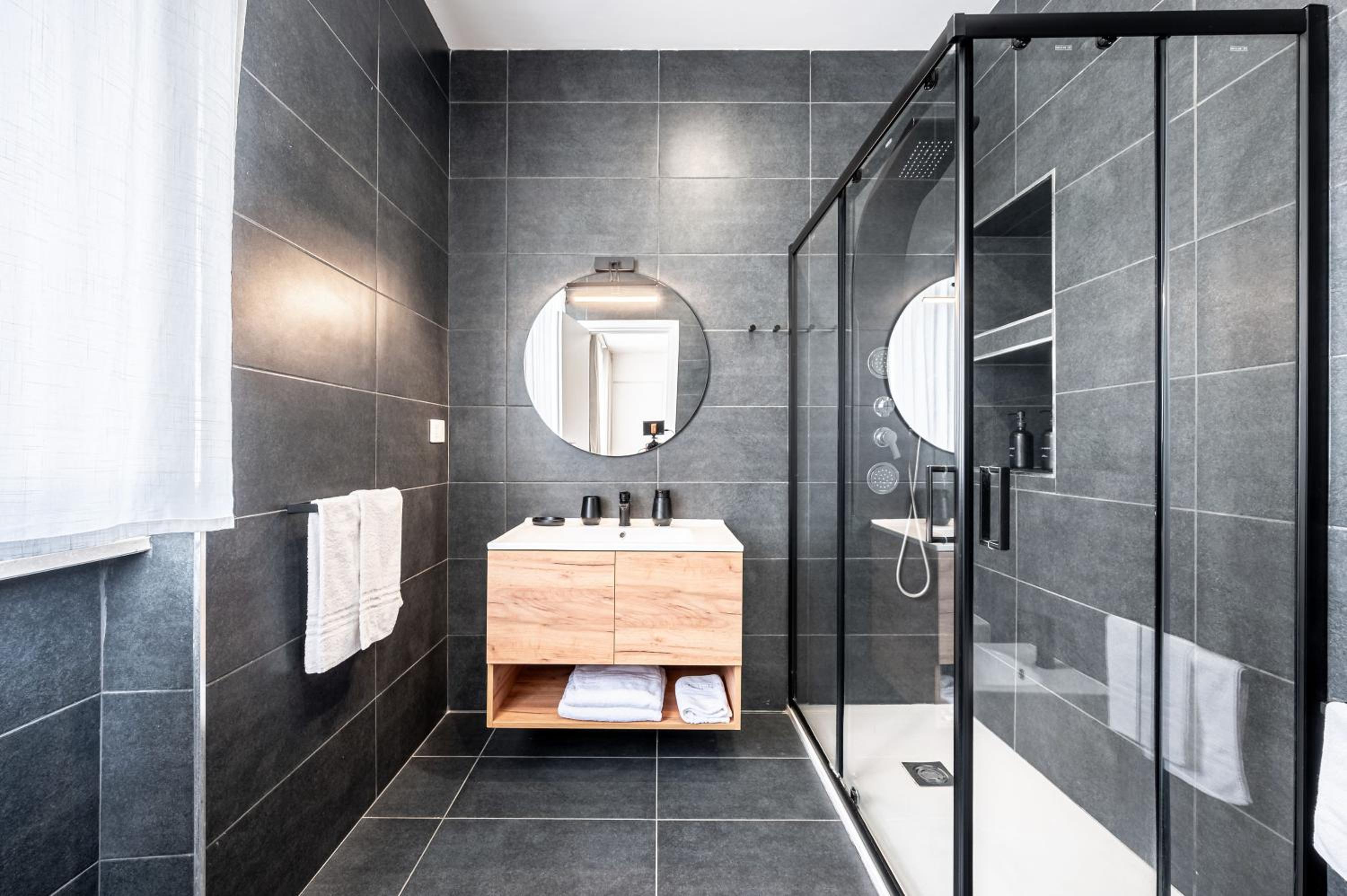 - NumberZ - Rooms Apartments and Suites with Wi-Fi and AC