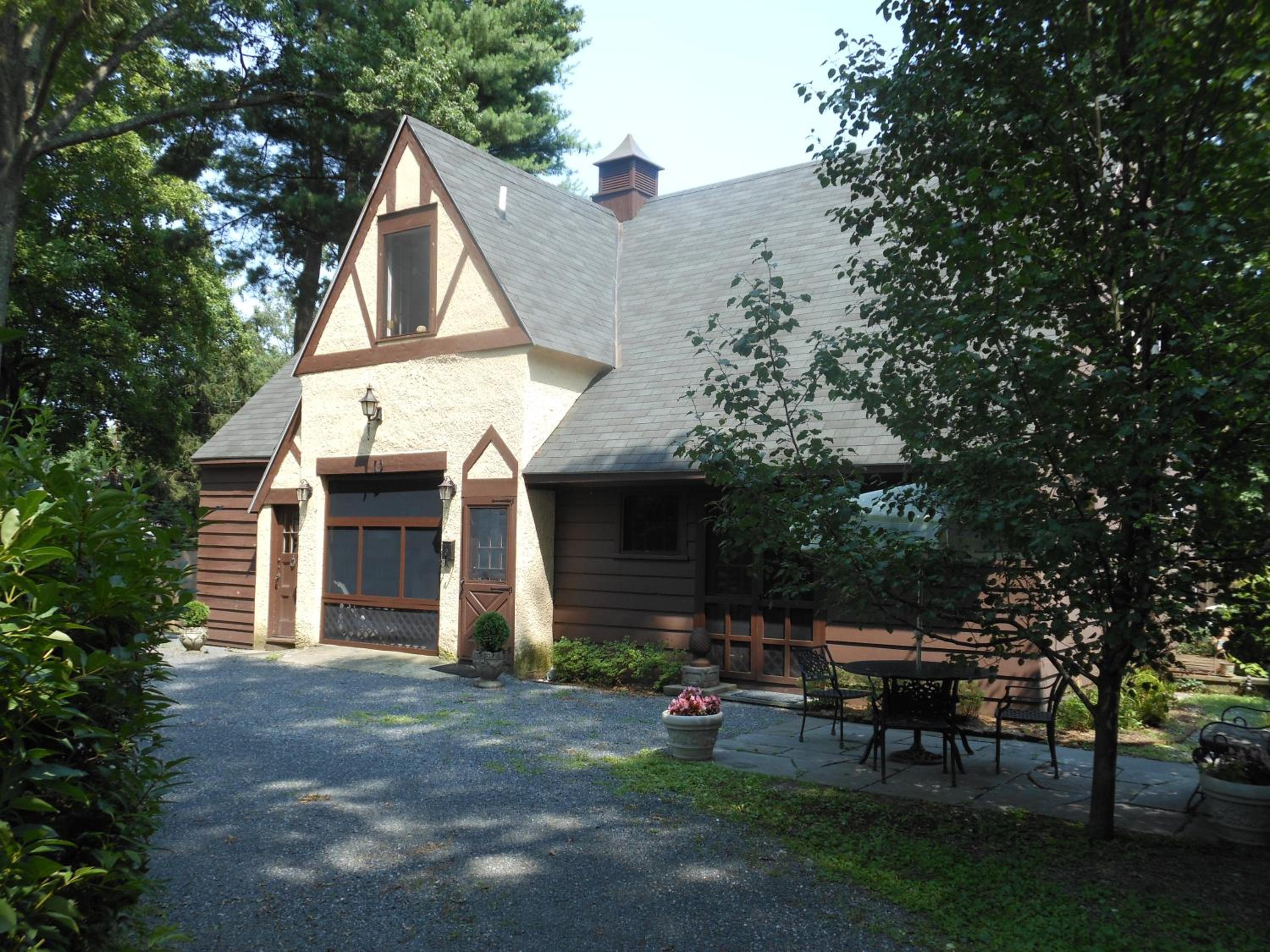 Kingston Vacations - The Carriage House Loft - Property Image 17