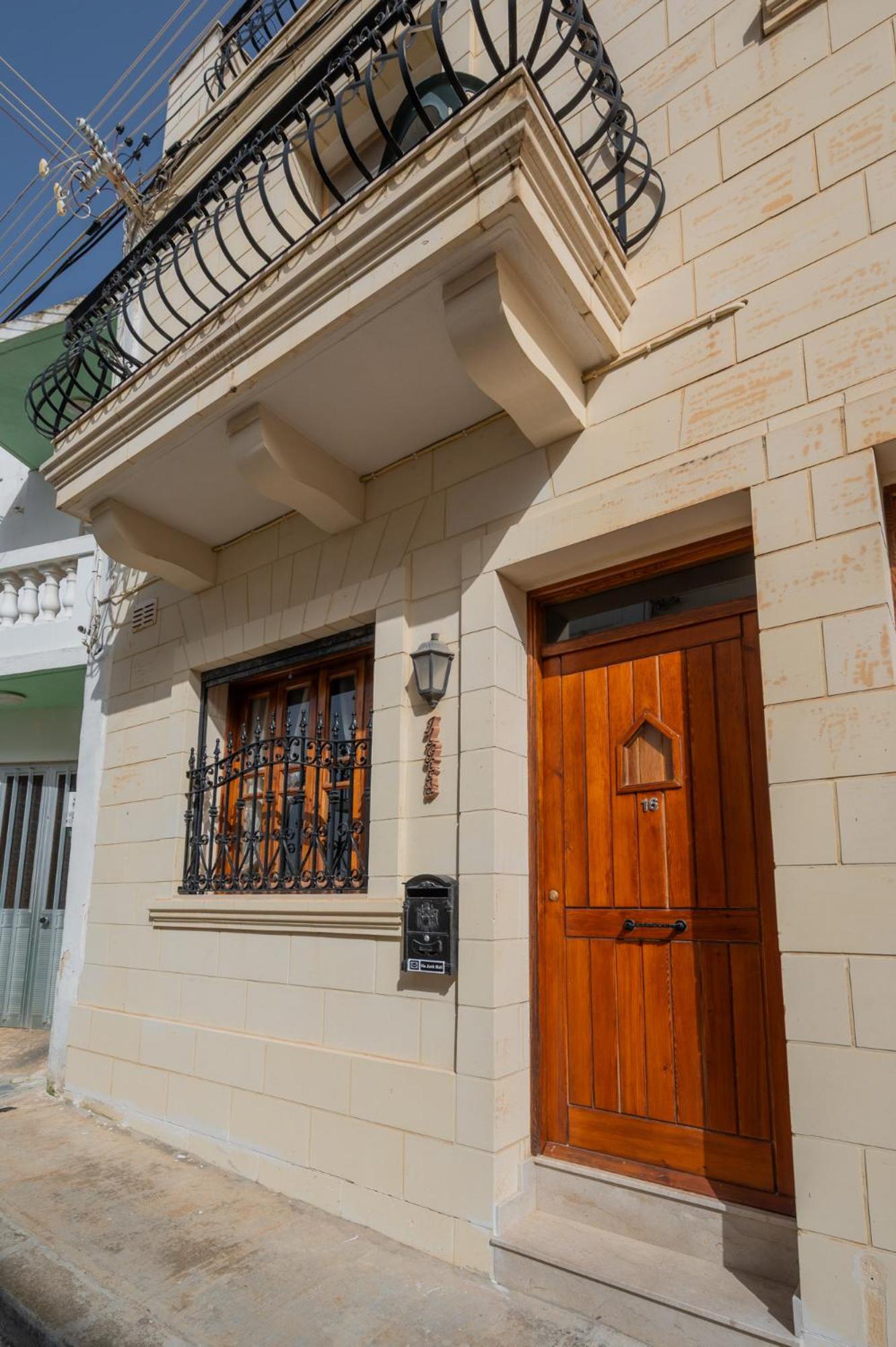 Girna - Entire 3BR Ground floor Charming Apartment