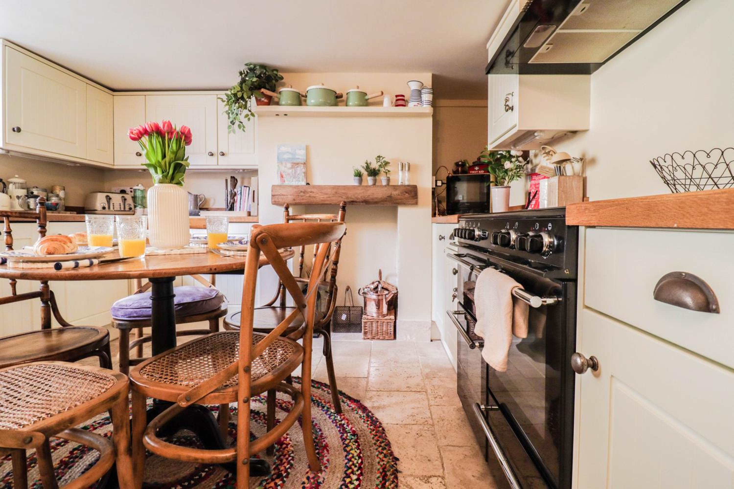Beautifully Designed Cottage Free WiFi