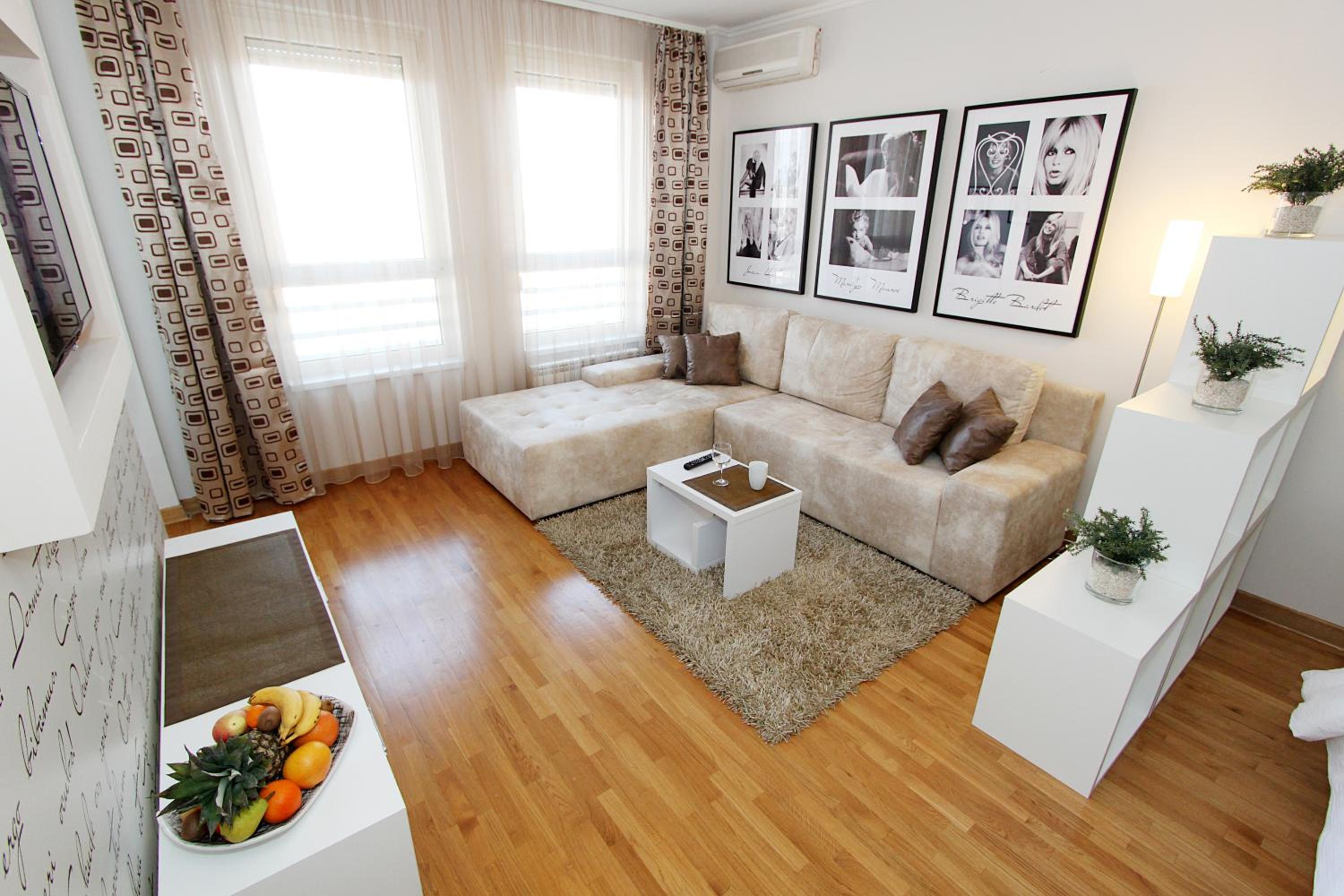 New Belgrade Apartments, parking 5 eur per day view 3