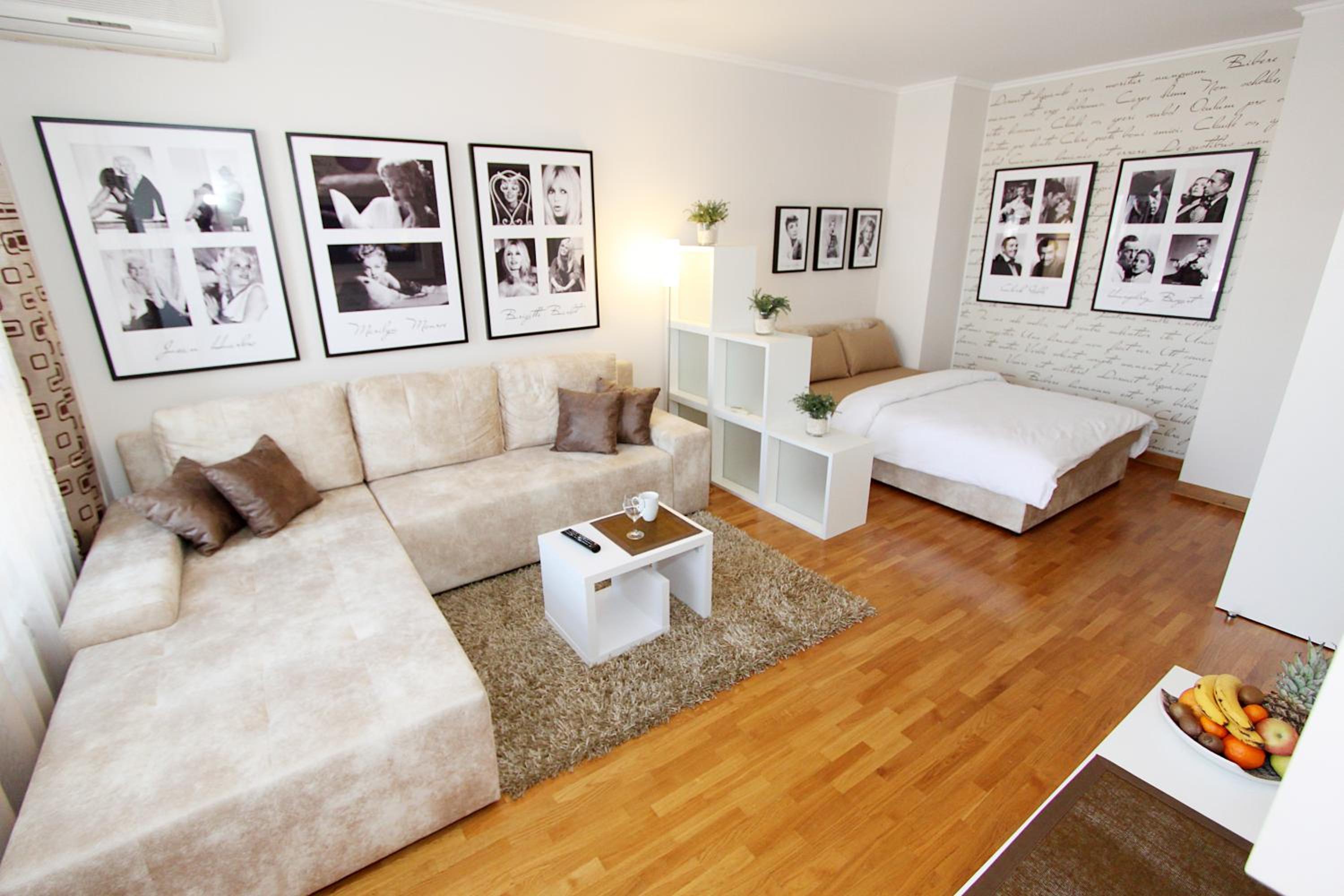 New Belgrade Apartments, parking 5 eur per day view 2