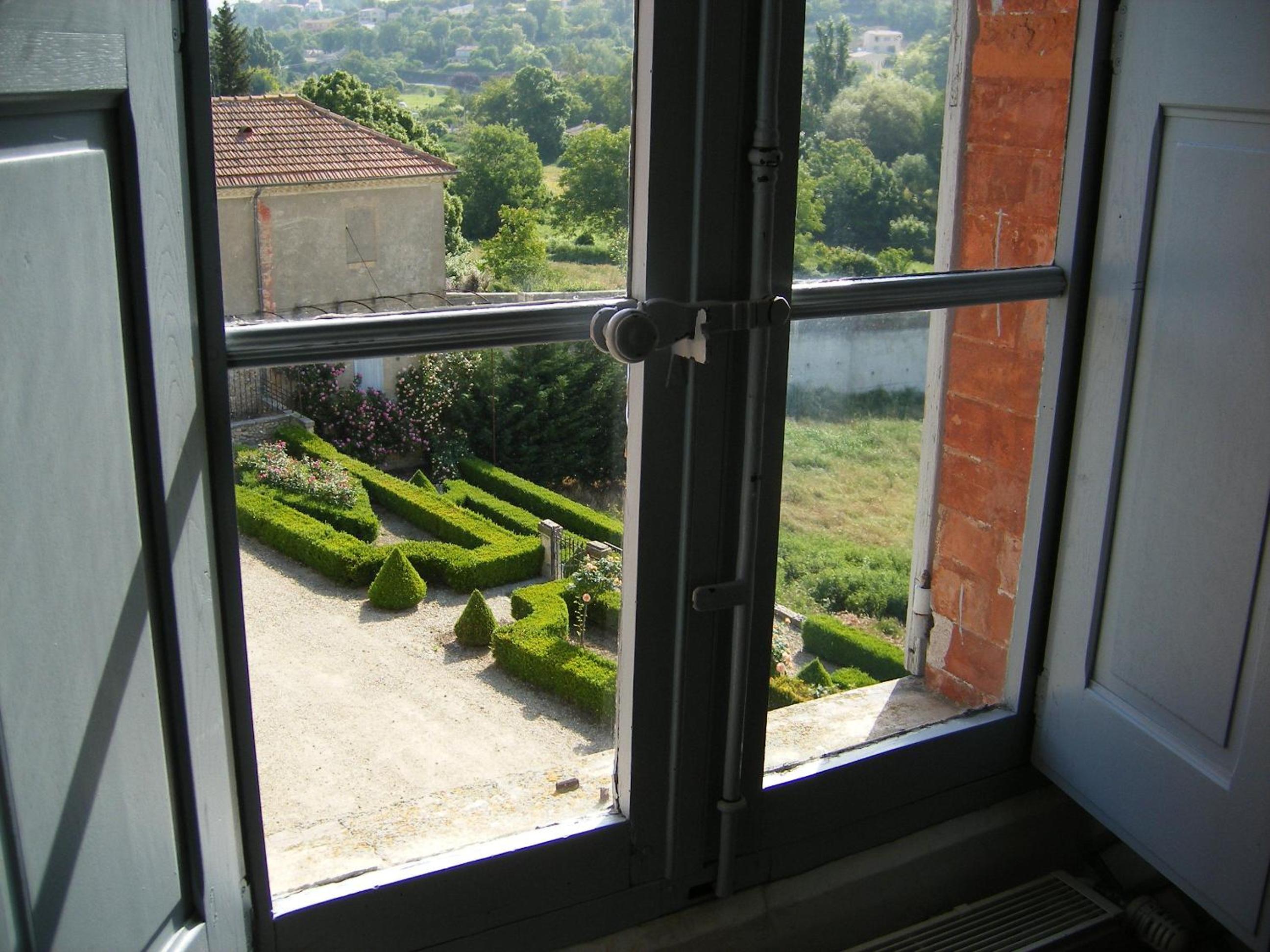 Photo 32