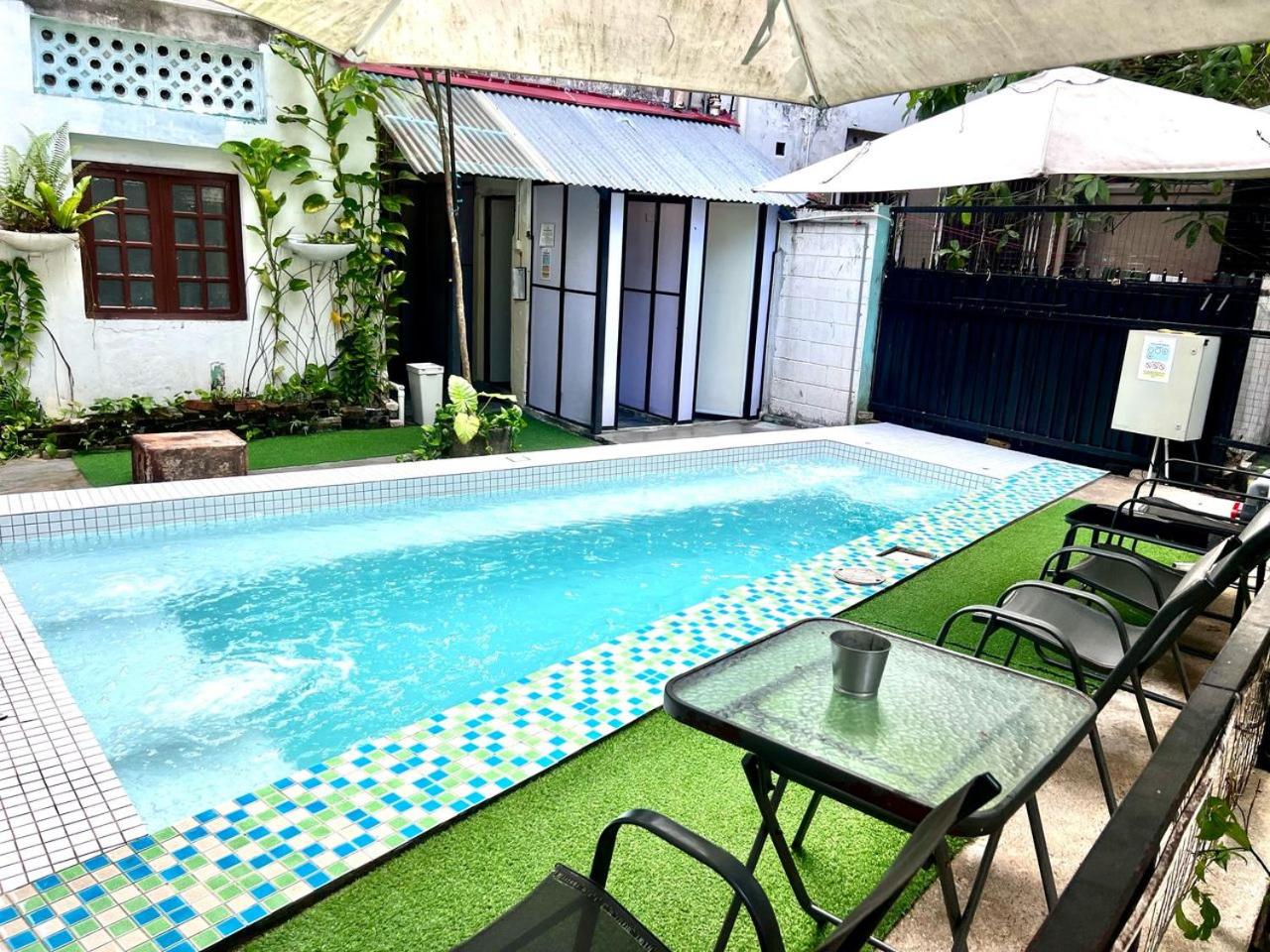 Poolside By Mingle - Party Hostel with Private Pool