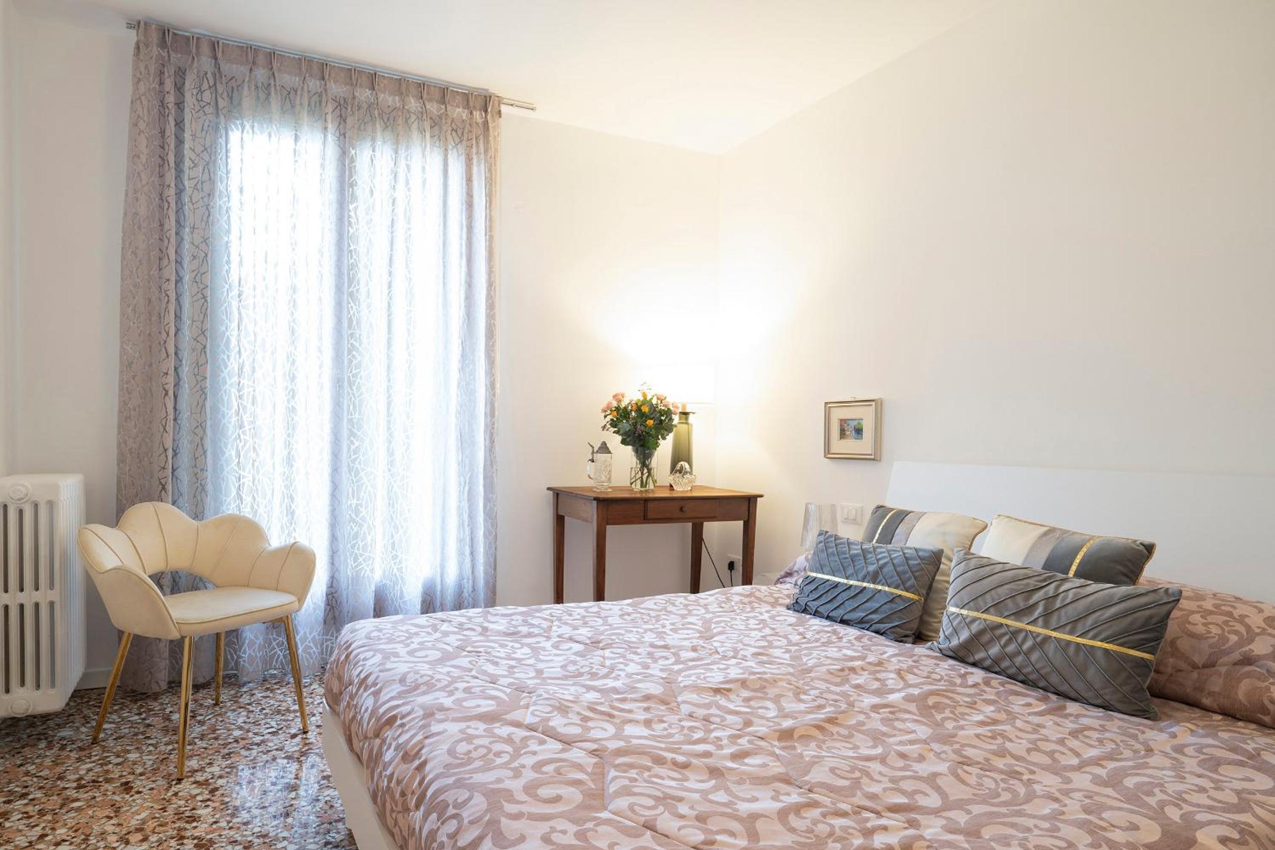 Stupendo Luxury Apartment Canal & Garden View