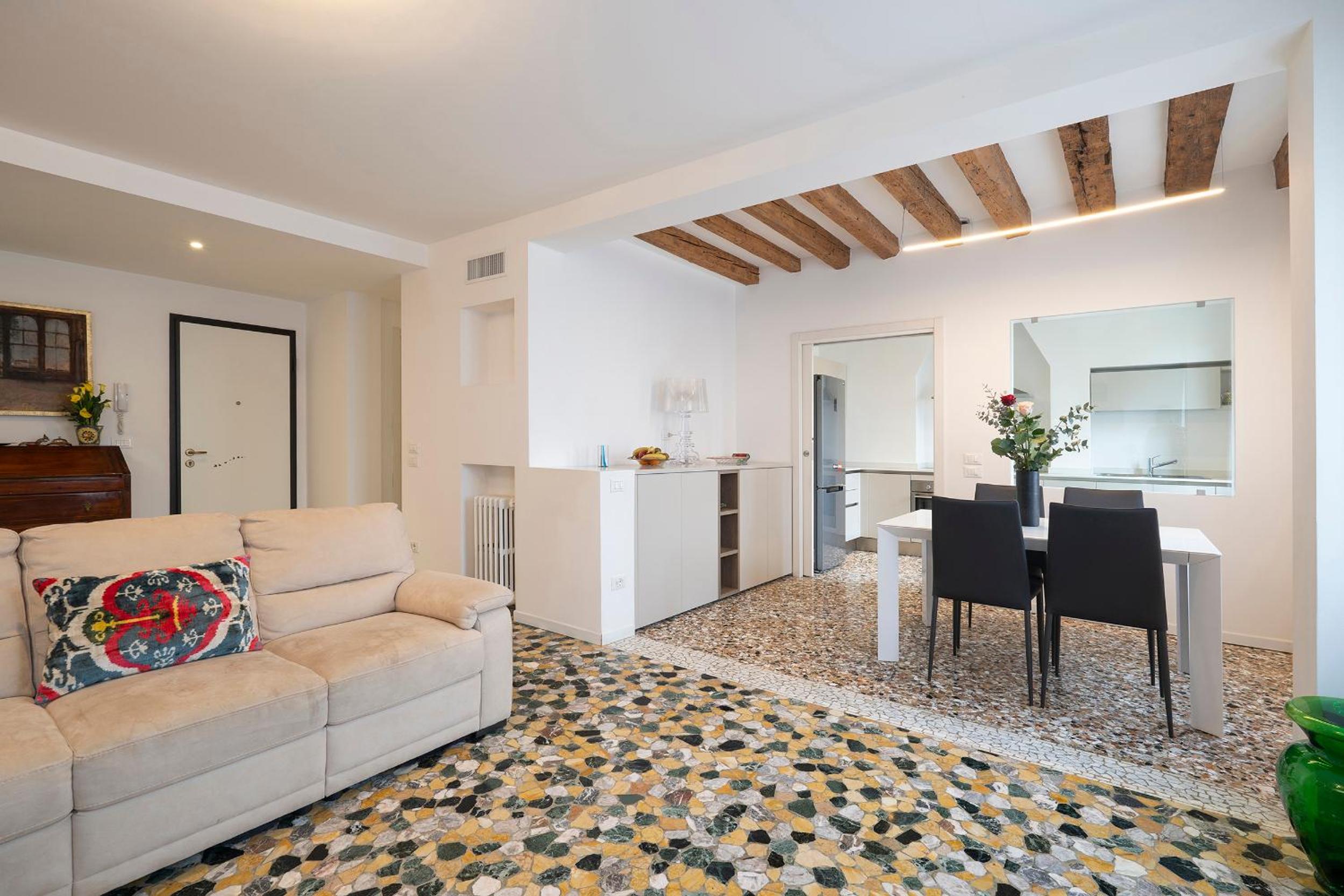 Stupendo Luxury Apartment Canal & Garden View