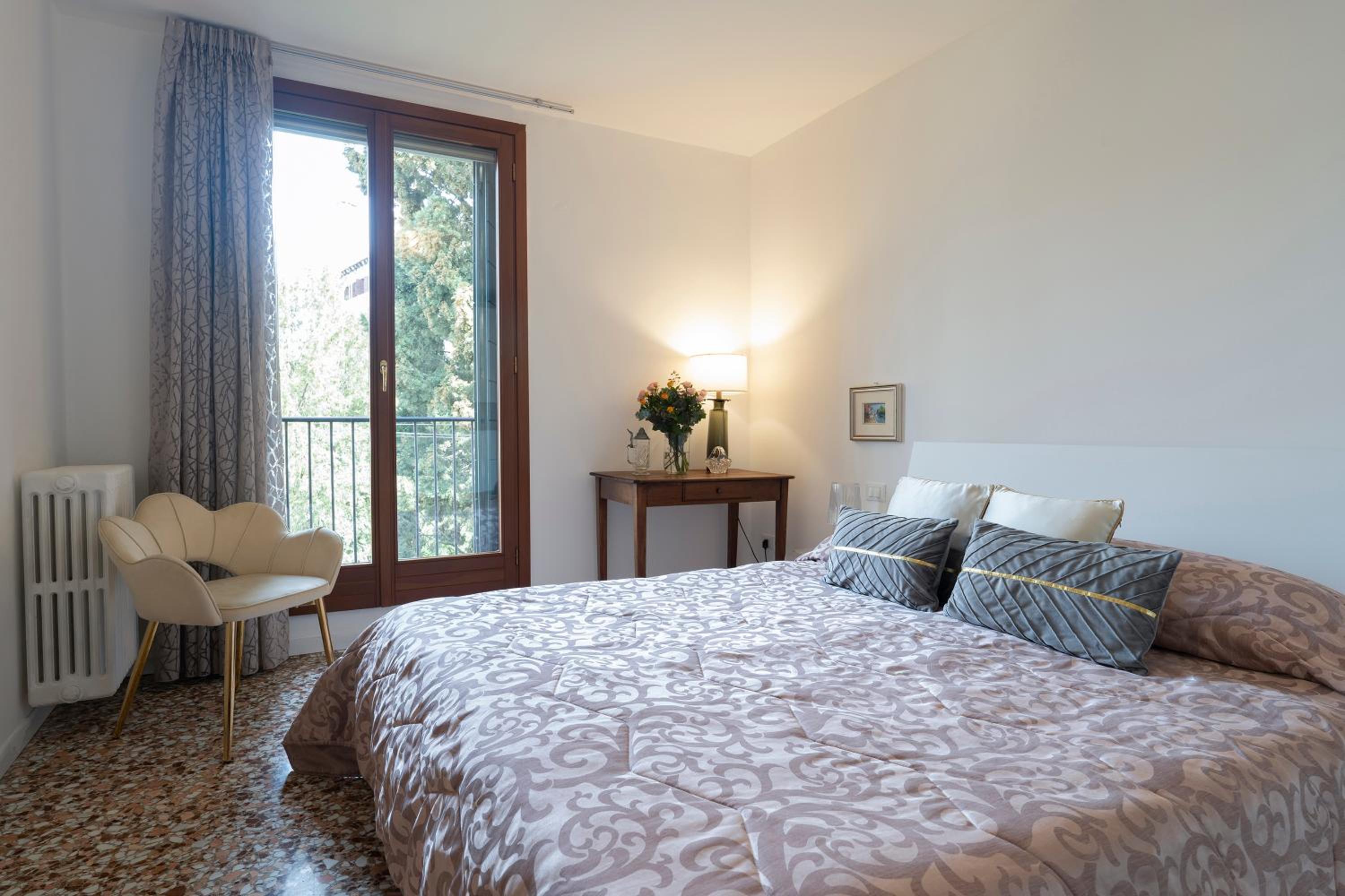 Stupendo Luxury Apartment Canal & Garden View