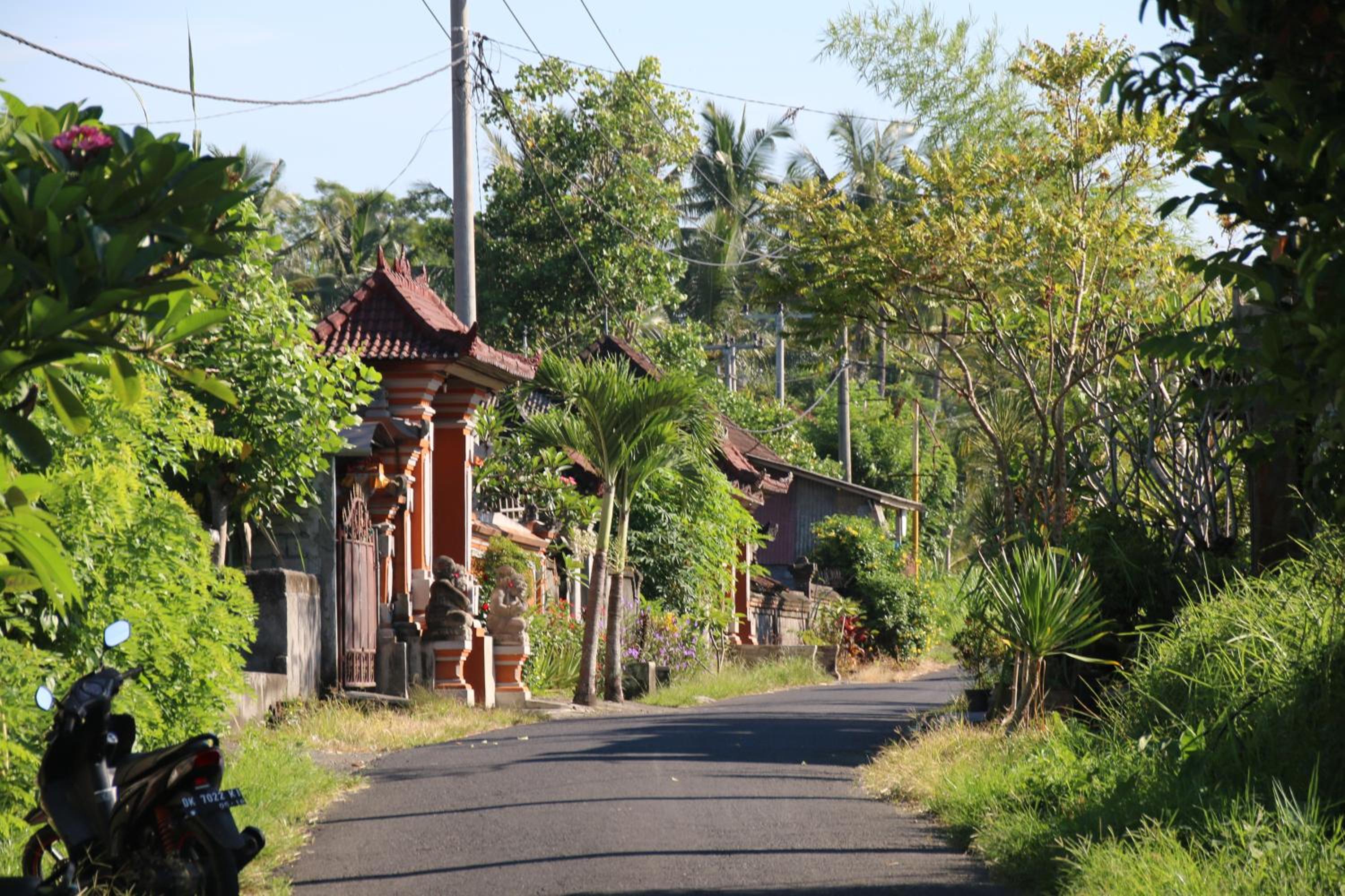 Pesantian Villa and Warung