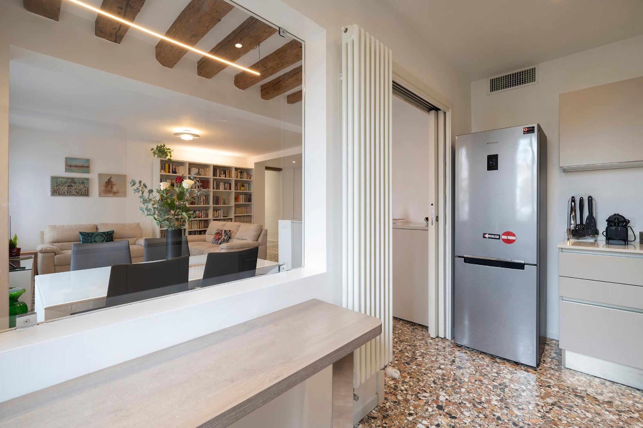 Stupendo Luxury Apartment Canal & Garden View