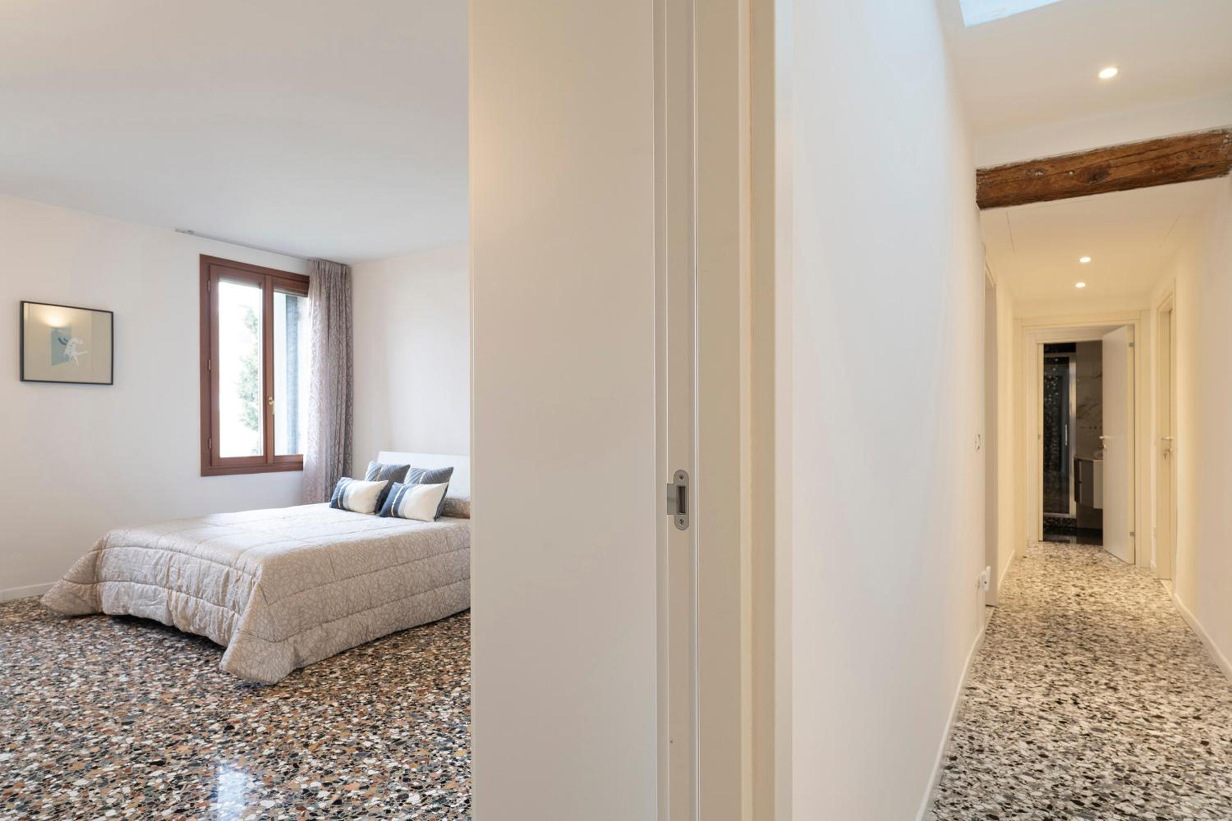 Stupendo Luxury Apartment Canal & Garden View