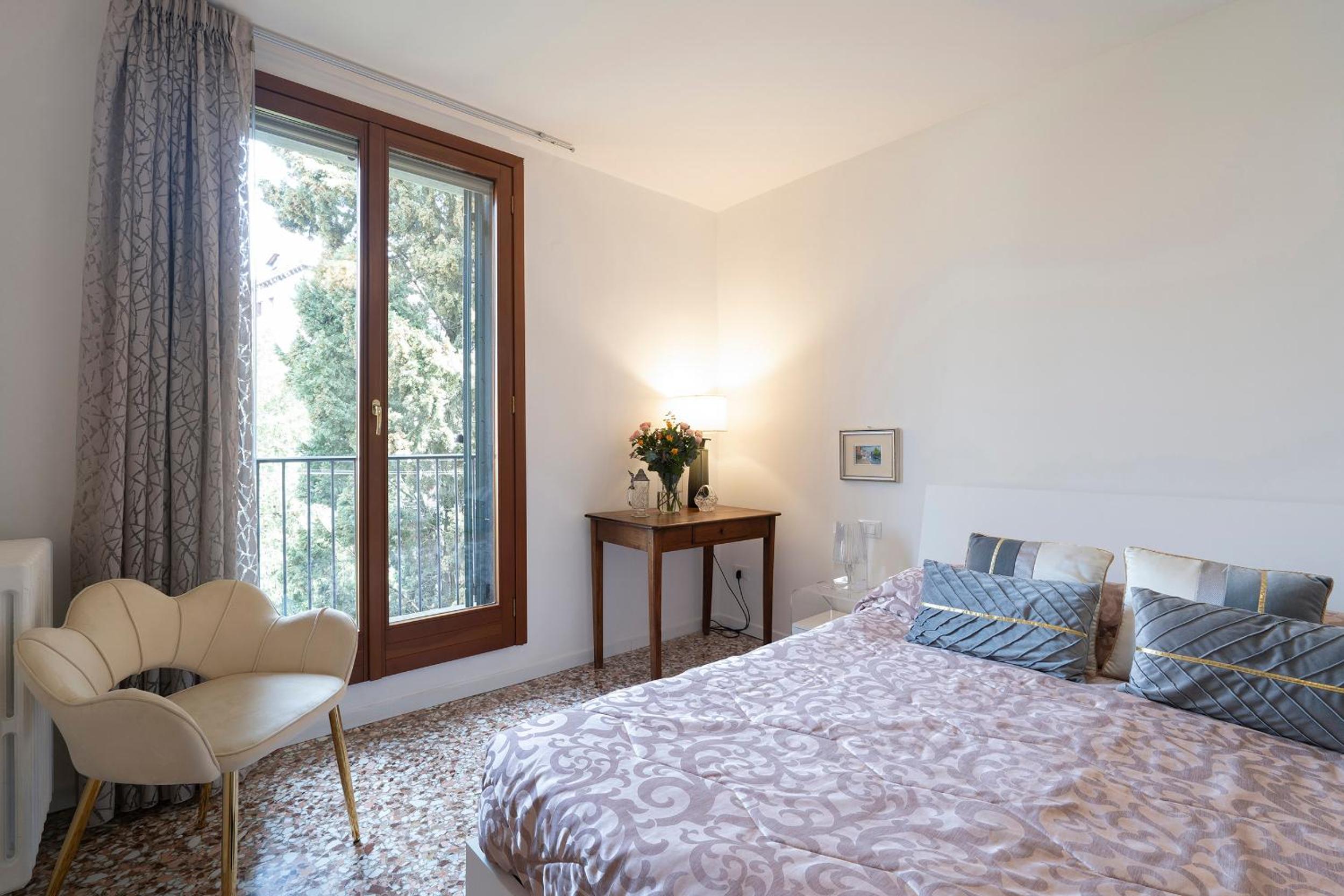Stupendo Luxury Apartment Canal & Garden View