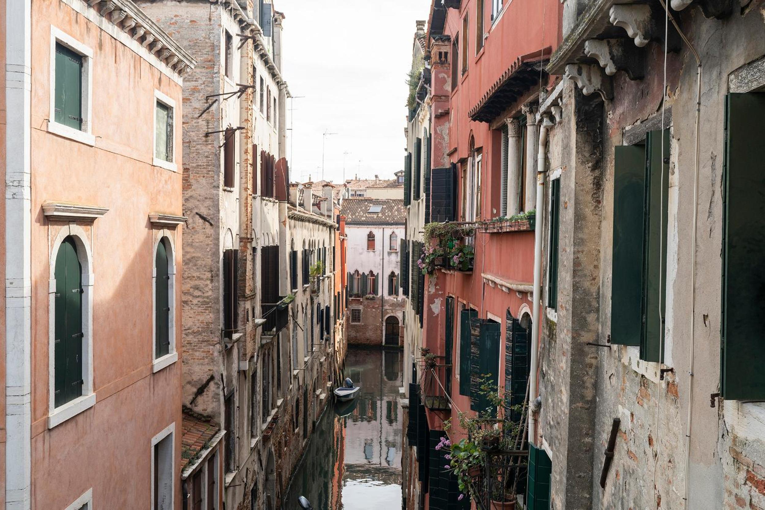 Stupendo Luxury Apartment Canal & Garden View
