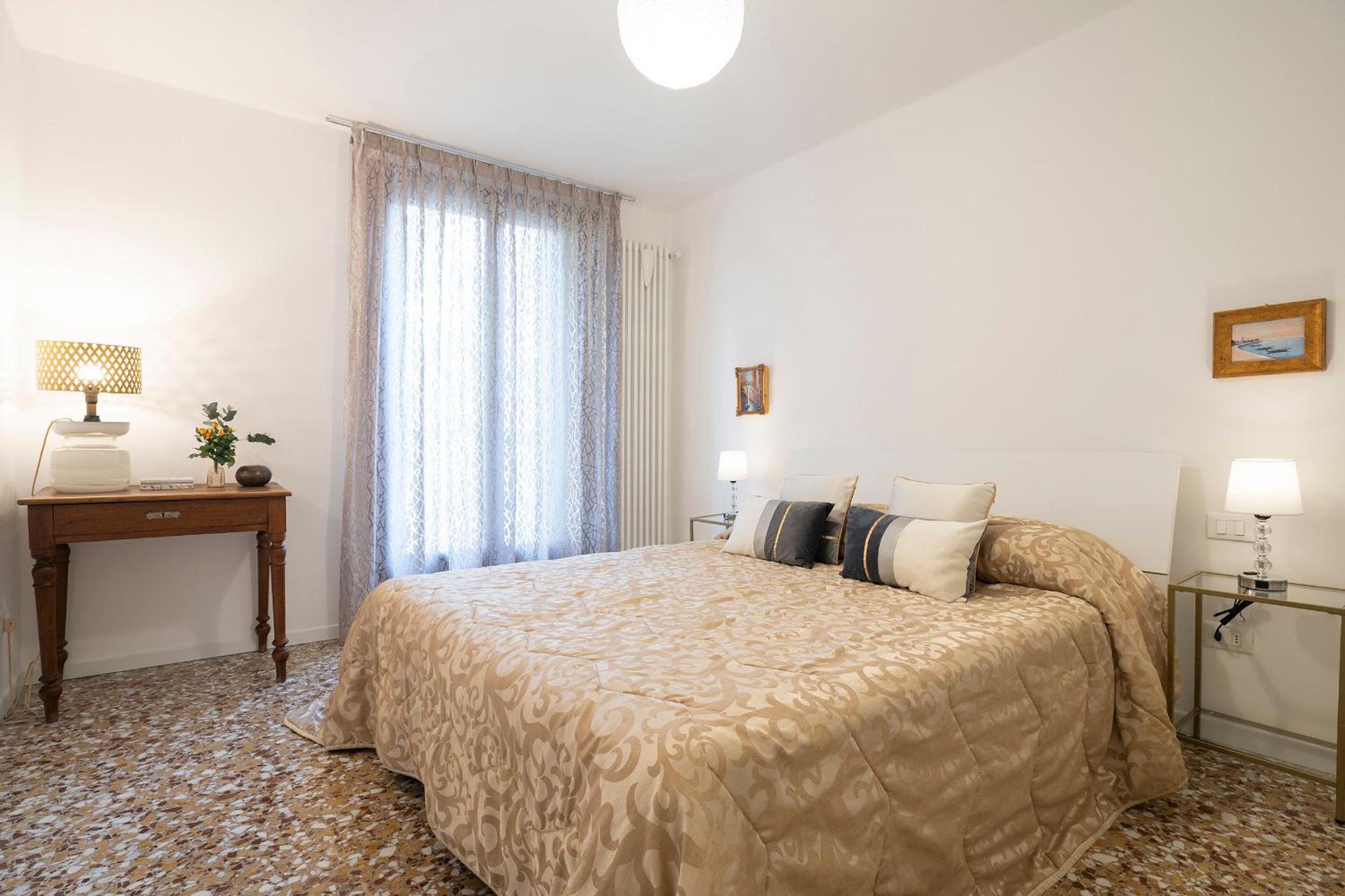 Stupendo Luxury Apartment Canal & Garden View
