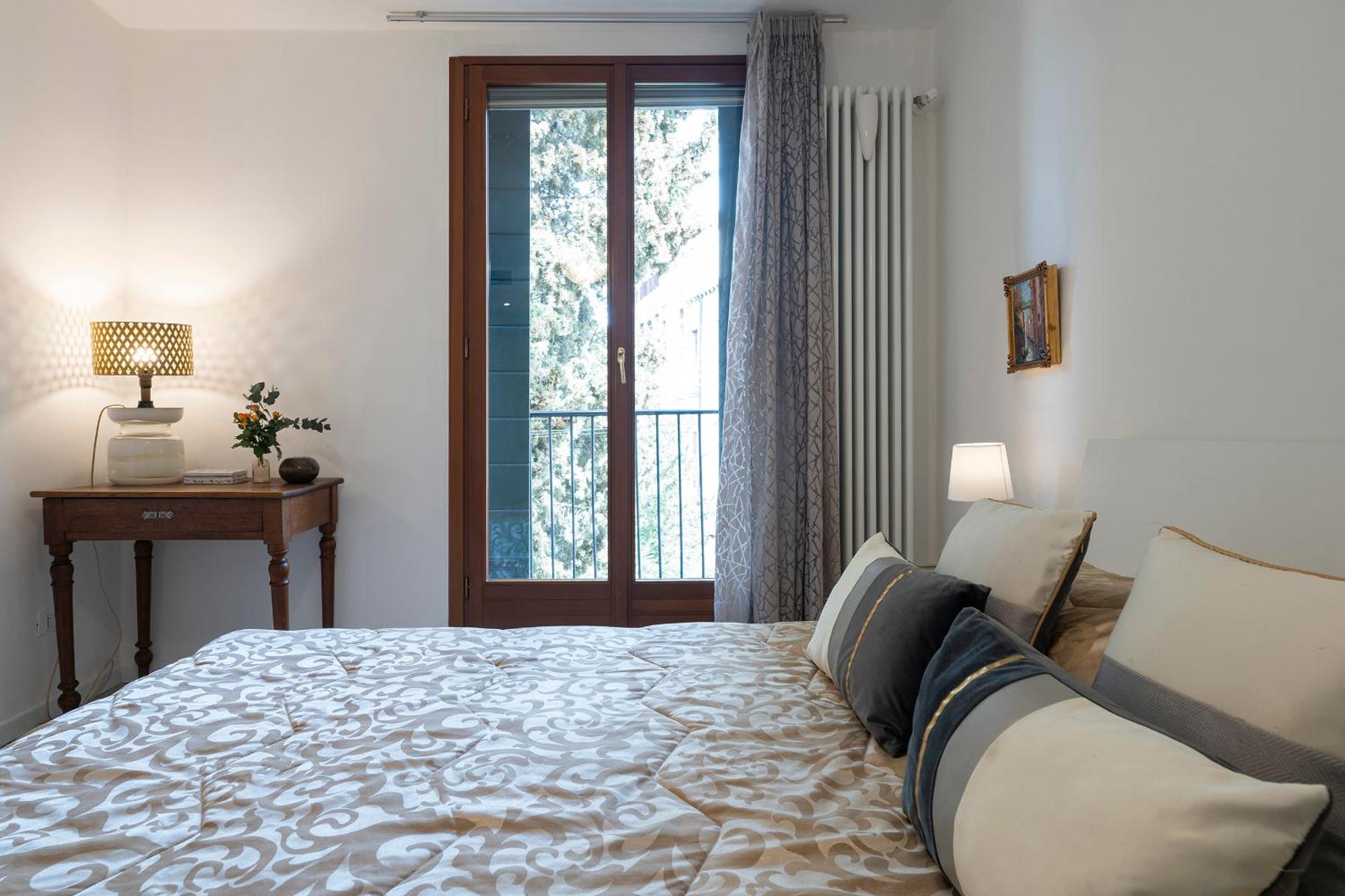 Stupendo Luxury Apartment Canal & Garden View