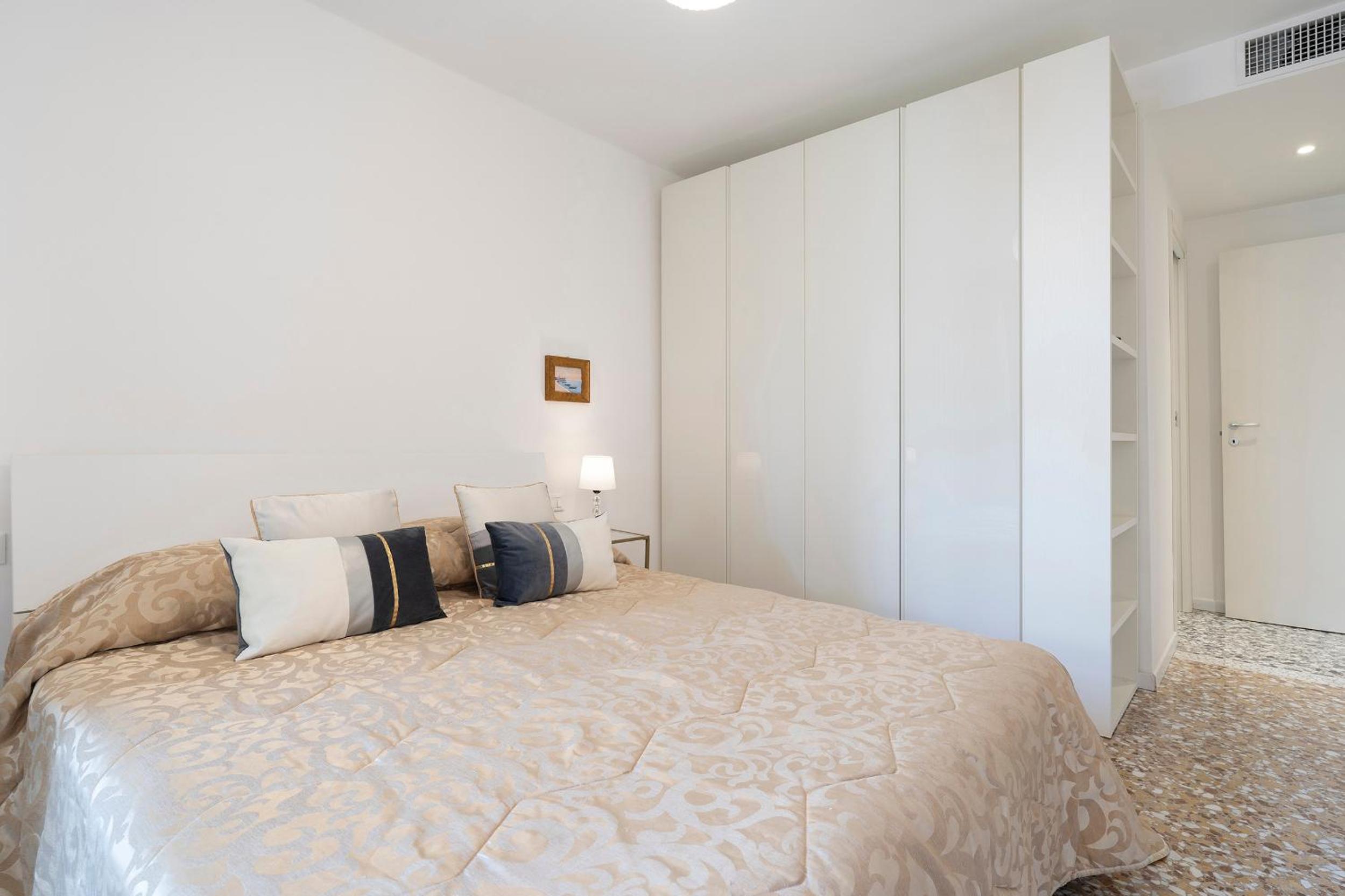Stupendo Luxury Apartment Canal & Garden View