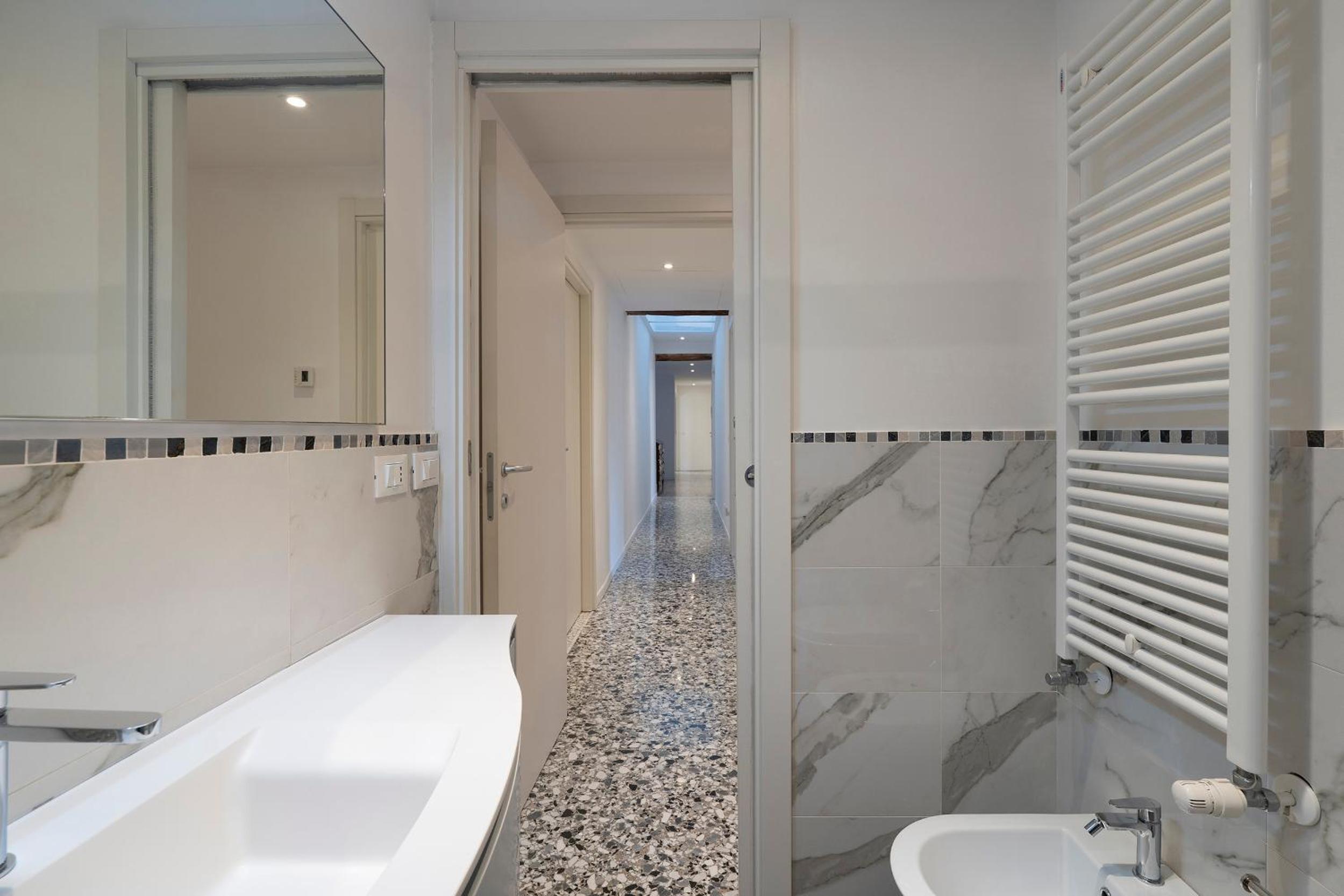 Stupendo Luxury Apartment Canal & Garden View