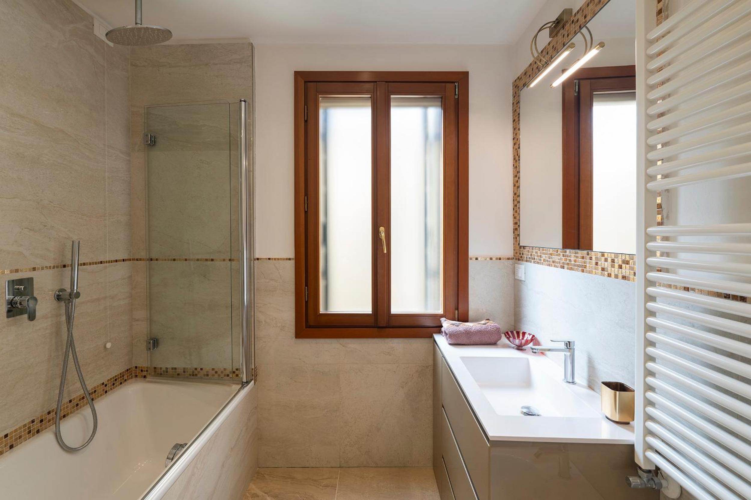 Stupendo Luxury Apartment Canal & Garden View