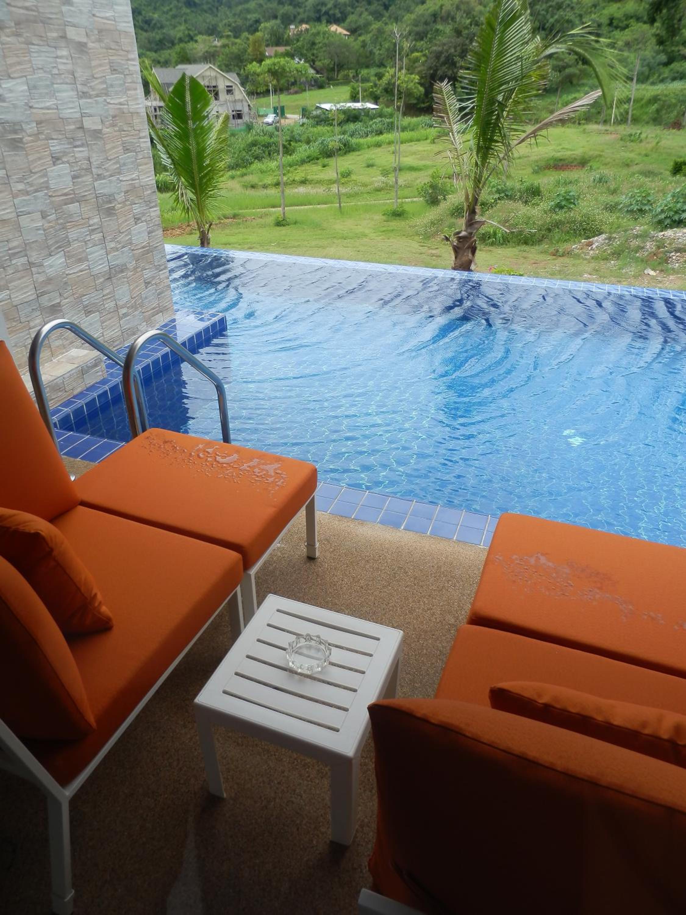 Sir James Resort