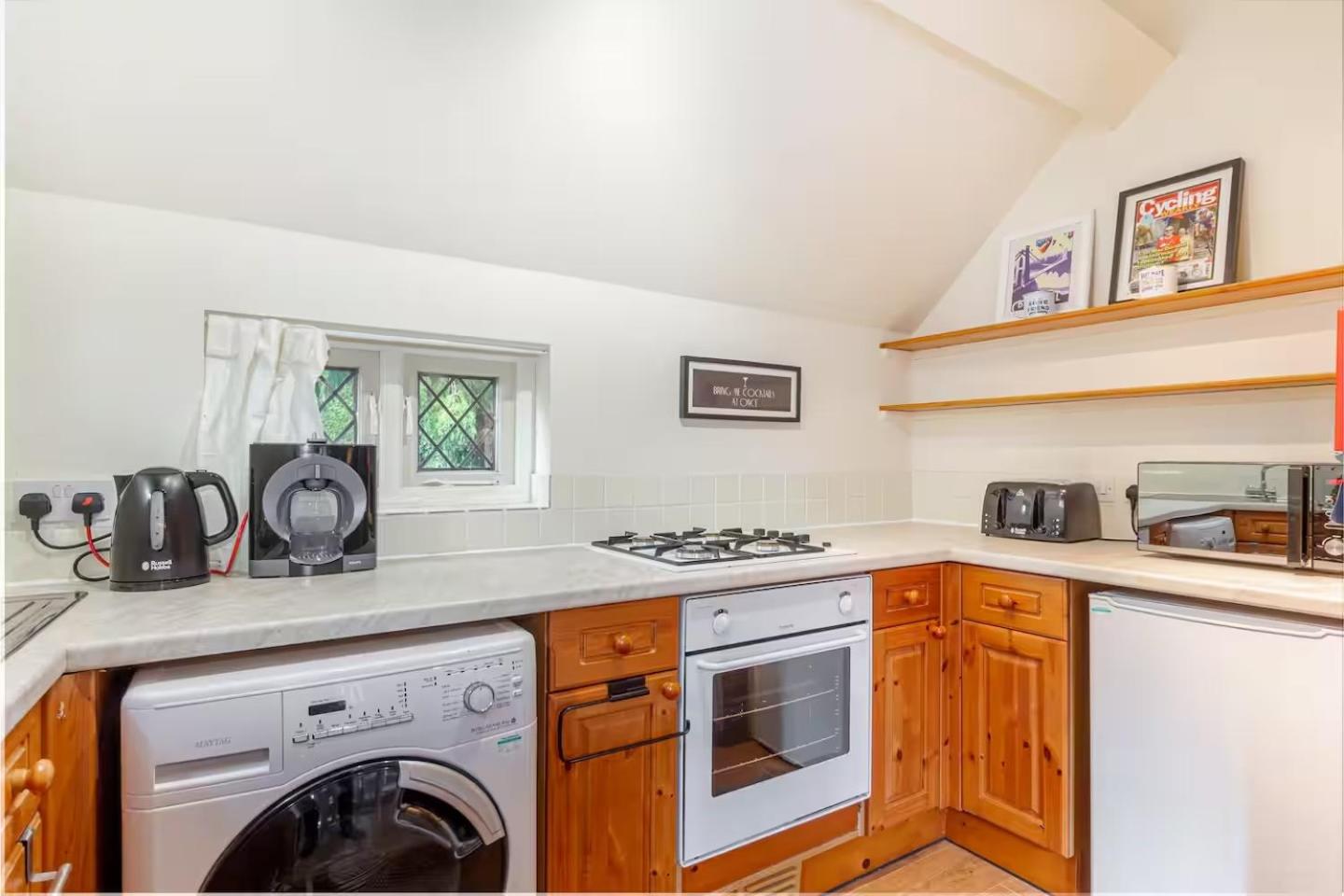 Cosy 1 Bedroom Cottage, The Old Thatch, Bredon