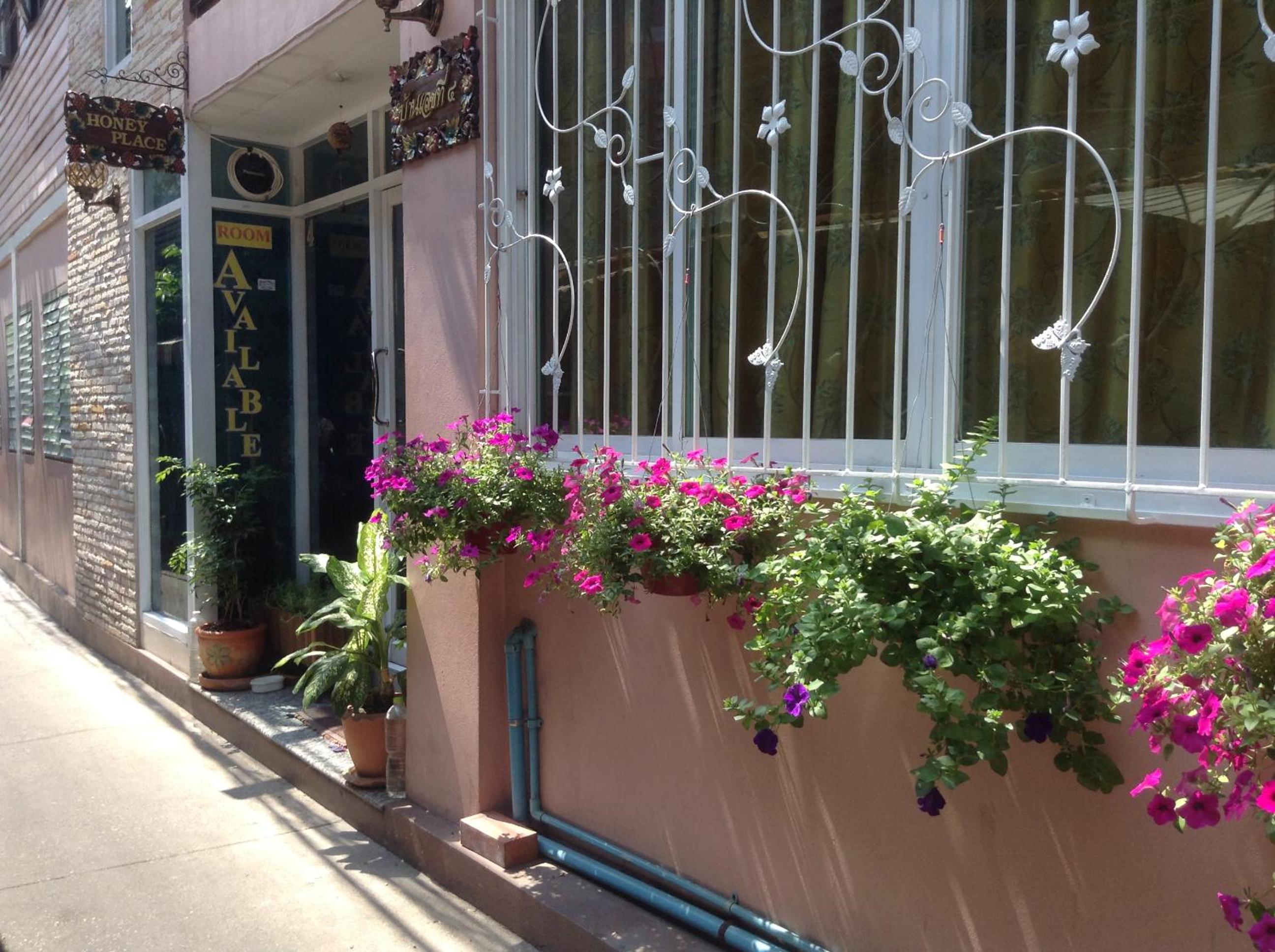 Ricos Honey Place Guesthouse